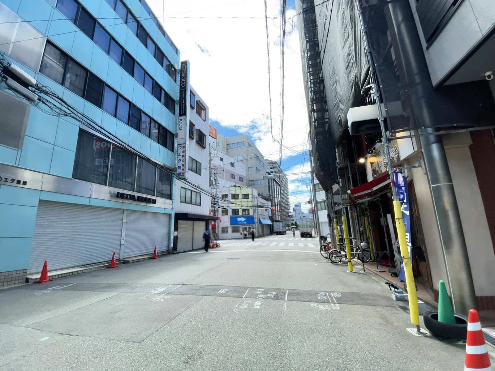 デンキョー日本橋ビル前面の通り