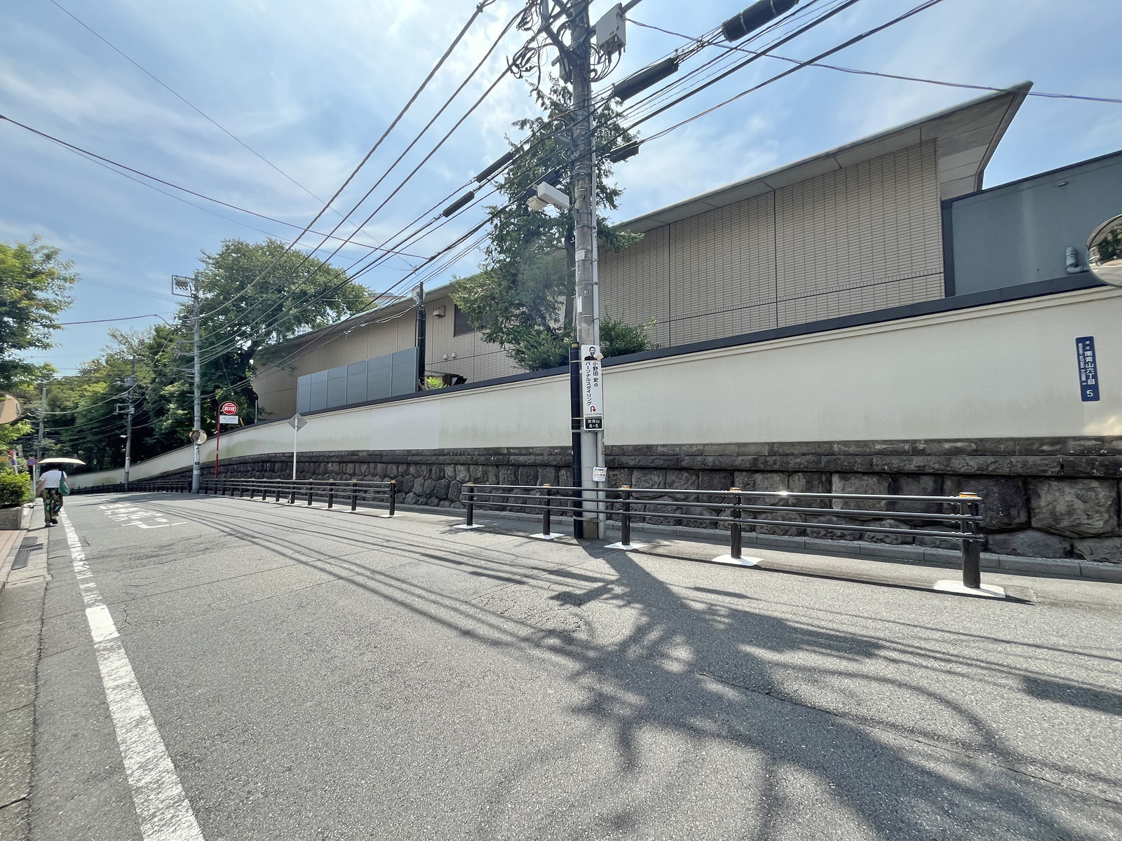 ミュゼテラス表参道前面の北坂