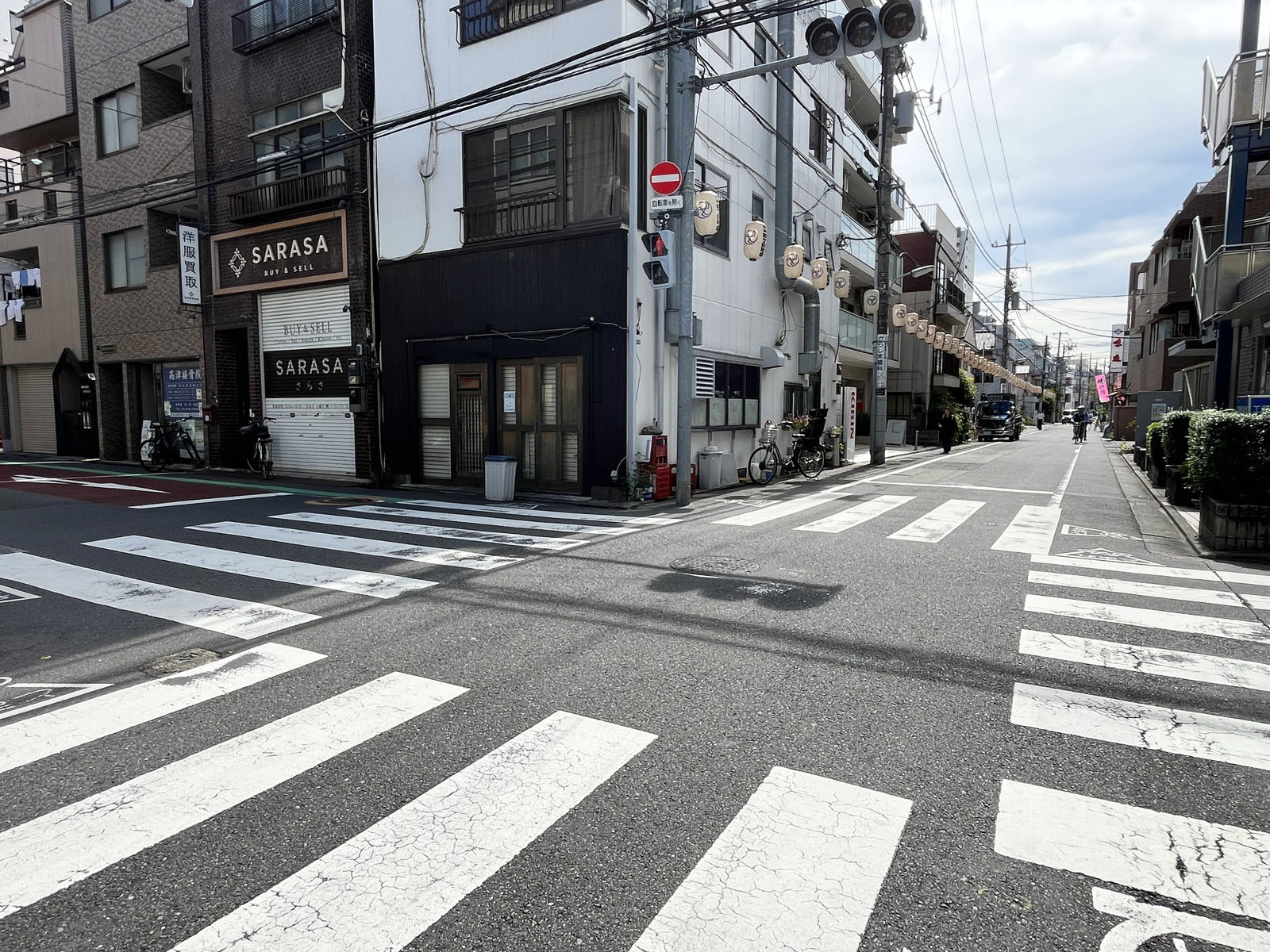 第一近藤ビル前面の八幡通り