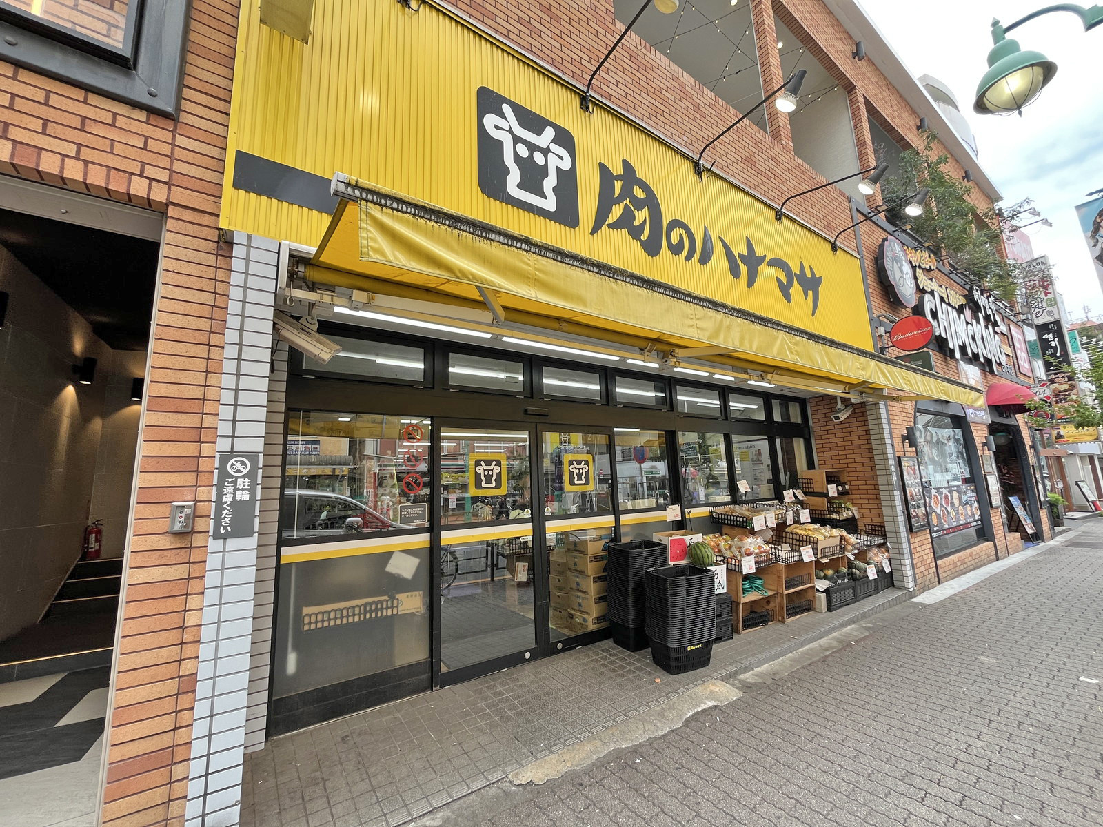 徒歩1分の肉のハナマサ 大久保店
