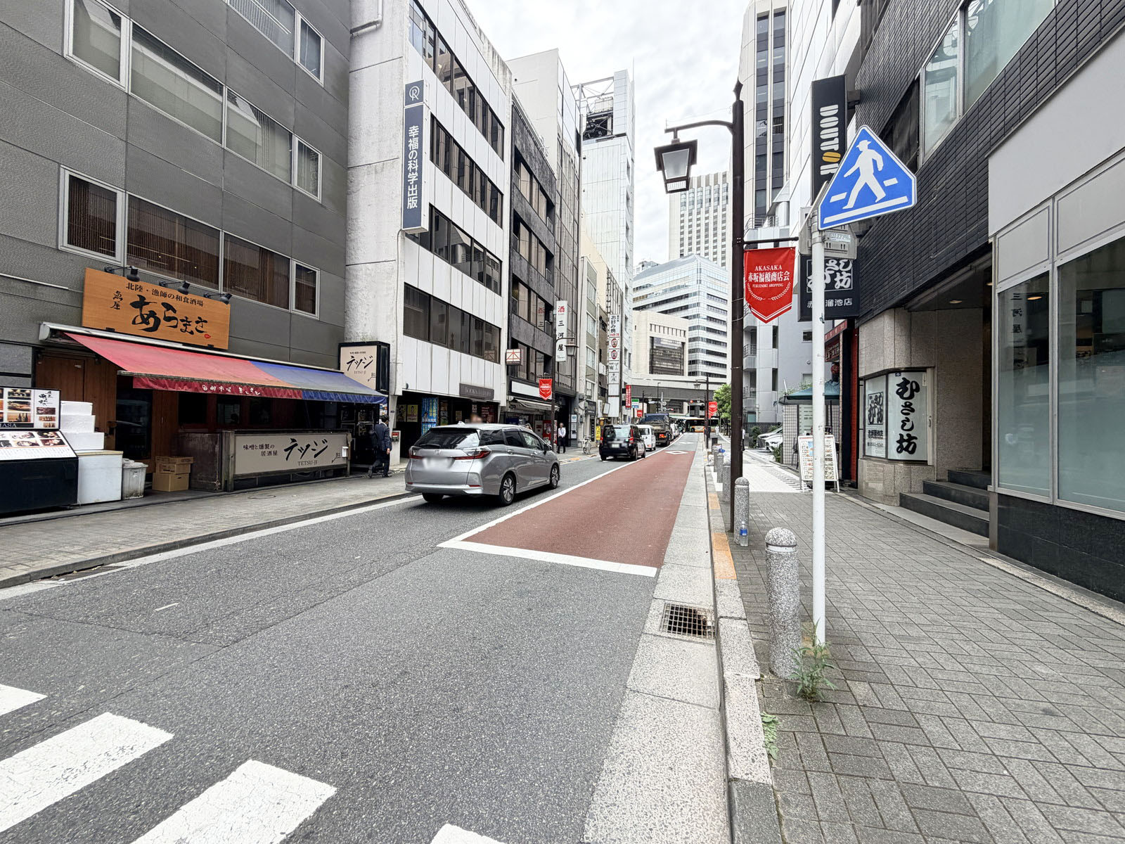 NOIR AKASAKA BLDG前面の通り