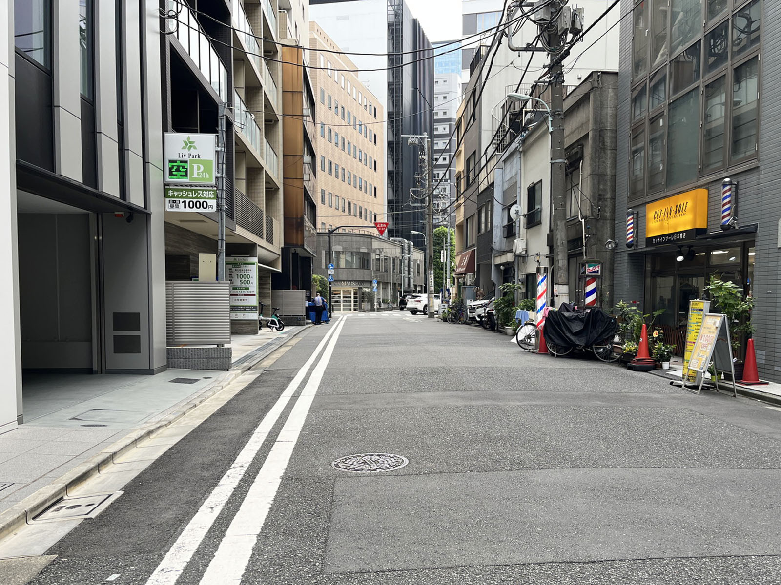 パインランドビル前面のえびす通り通り