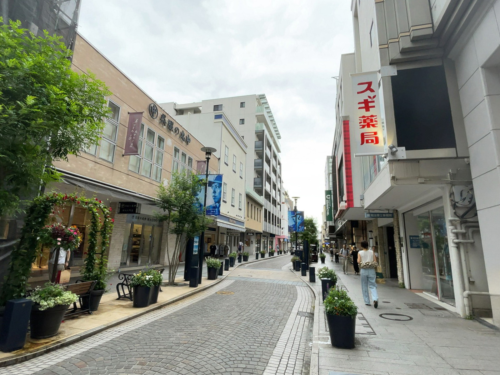 BIZcomfort元町ビル前面の通り