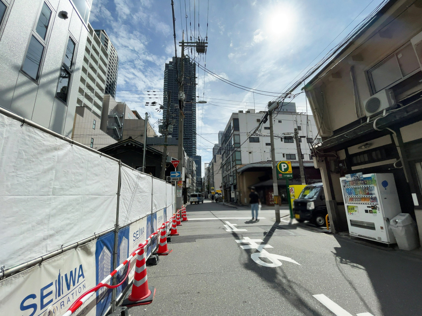 伏見町KANBEビル前面の通り