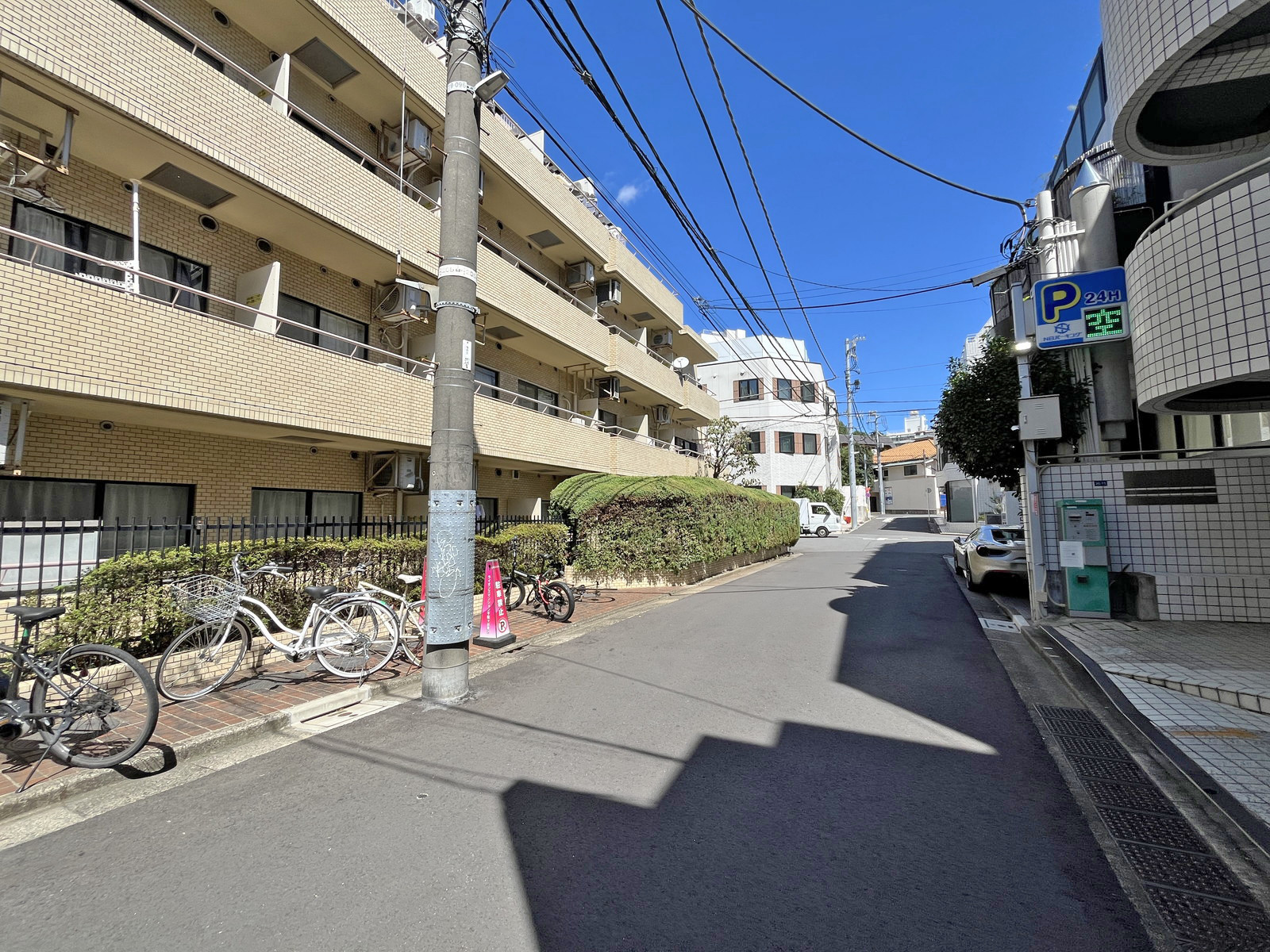 Grand Story 千駄ヶ谷3前面の通り