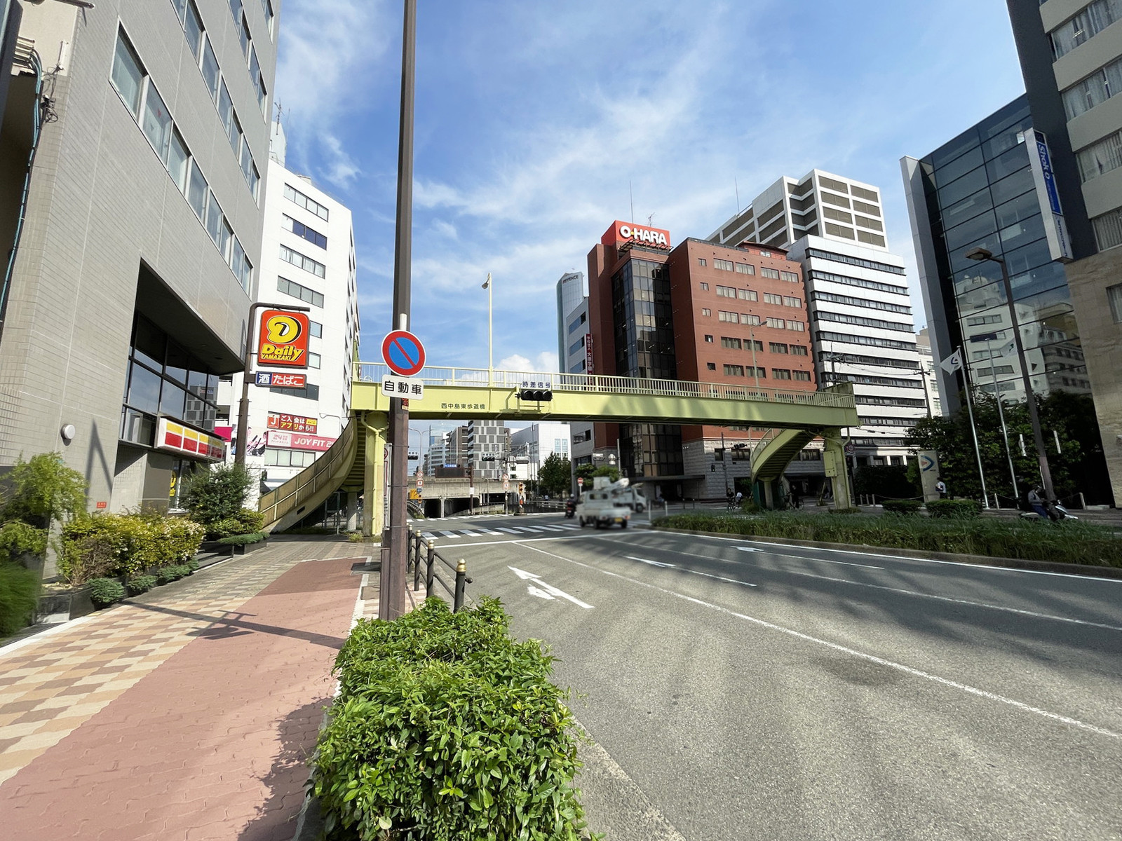 新大阪サンアールビルEAST前面の通り
