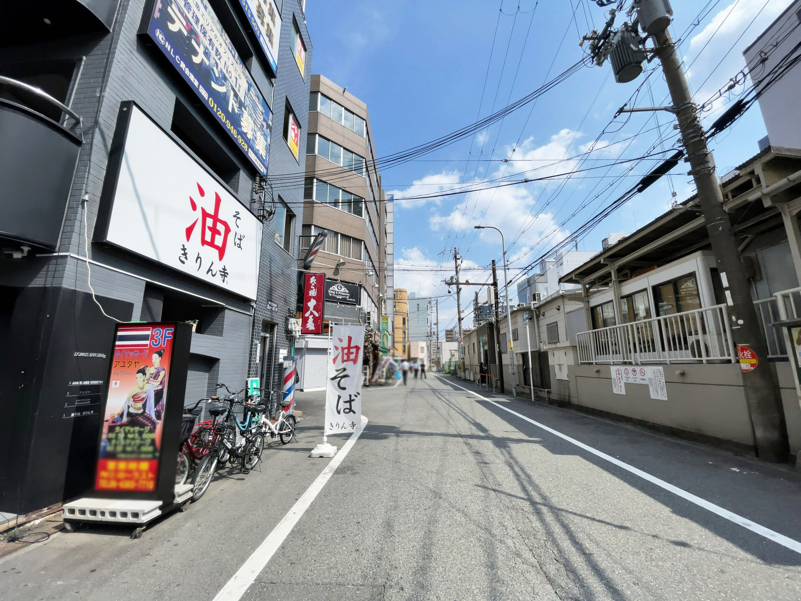 サザンポートビル前面の通り