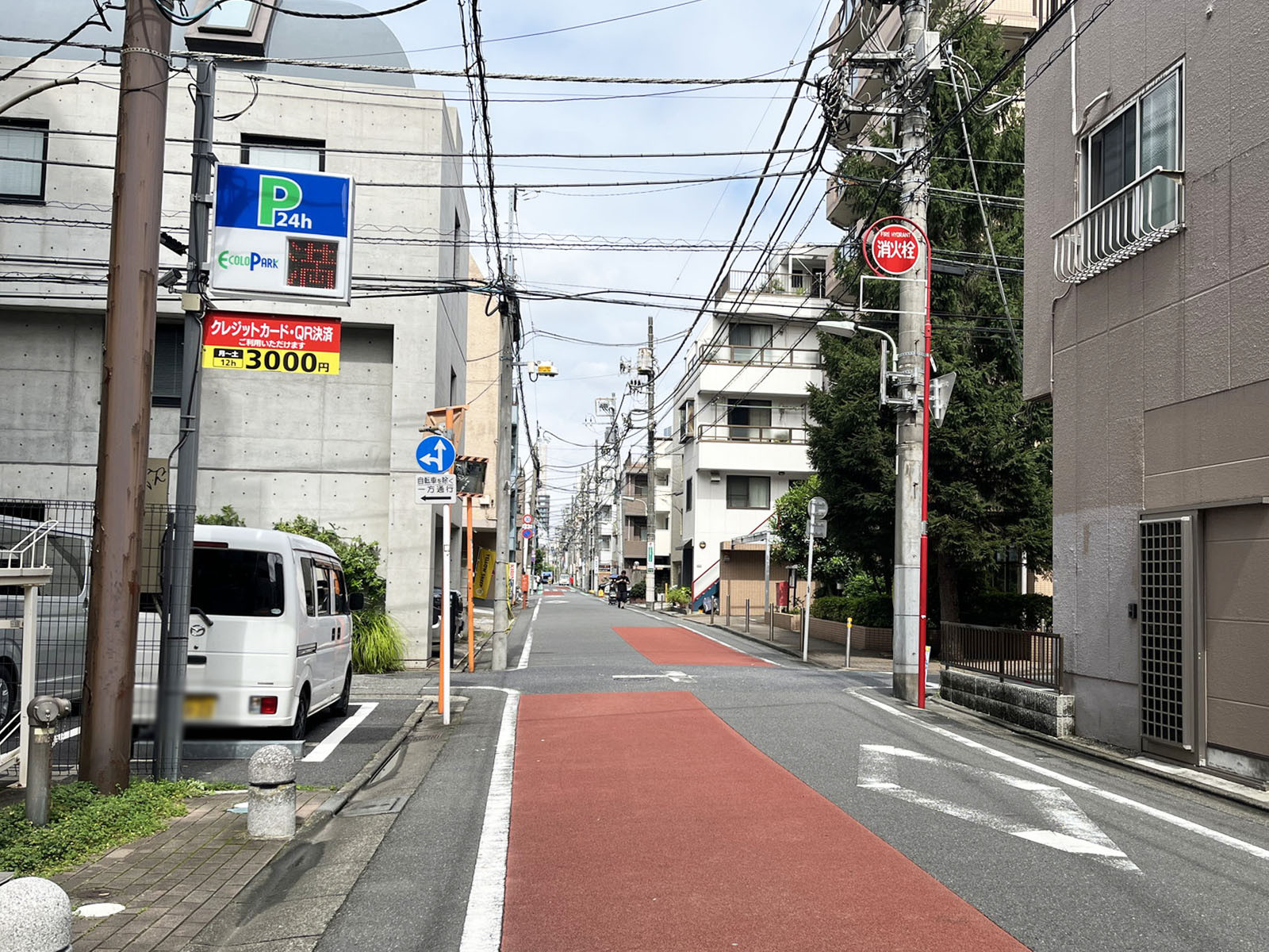ロイヤルコート目黒前面の通り