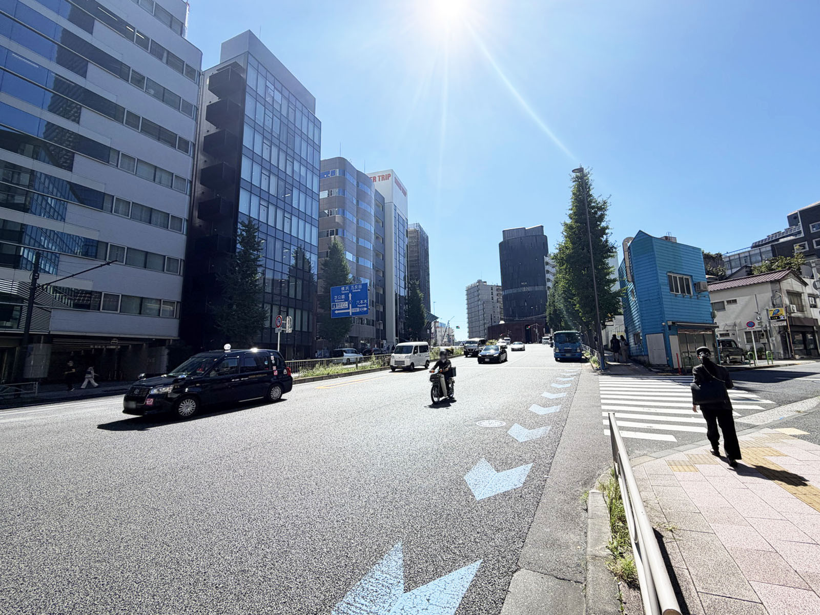 VORT神谷町2前面の通り