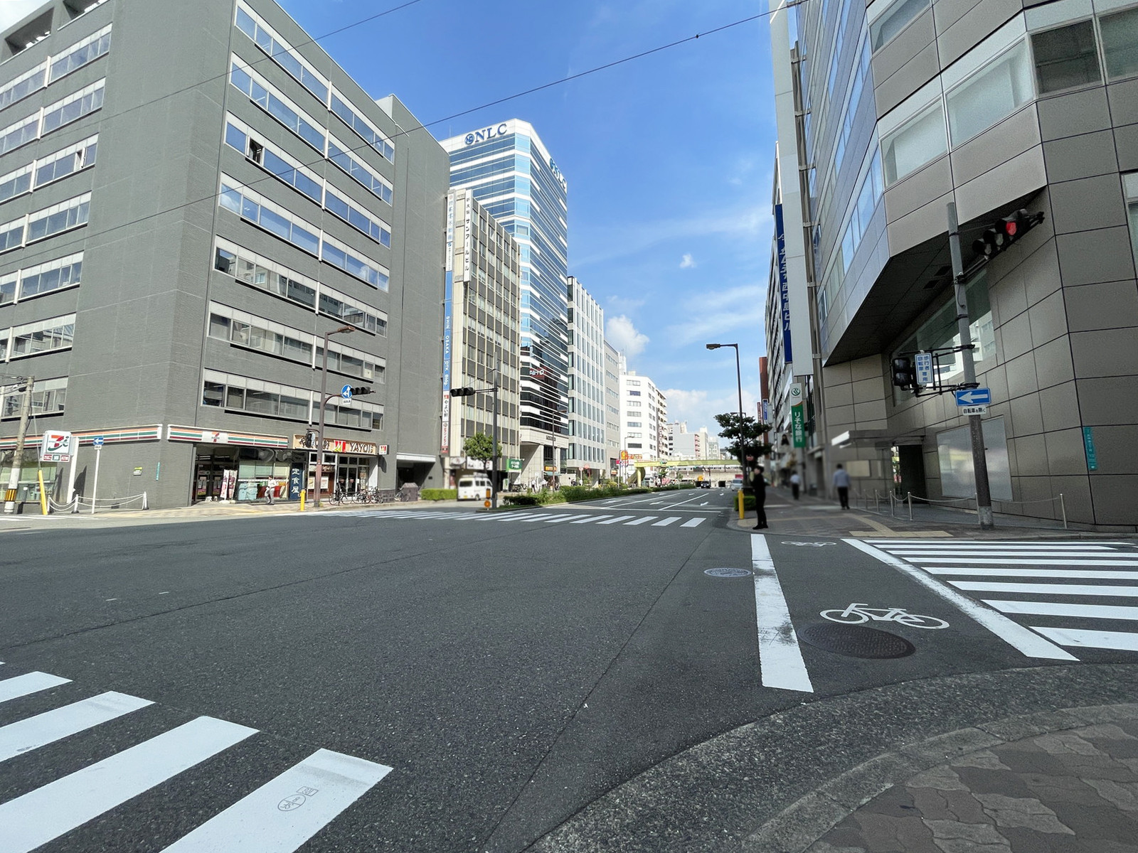 セントランドビル前面の通り