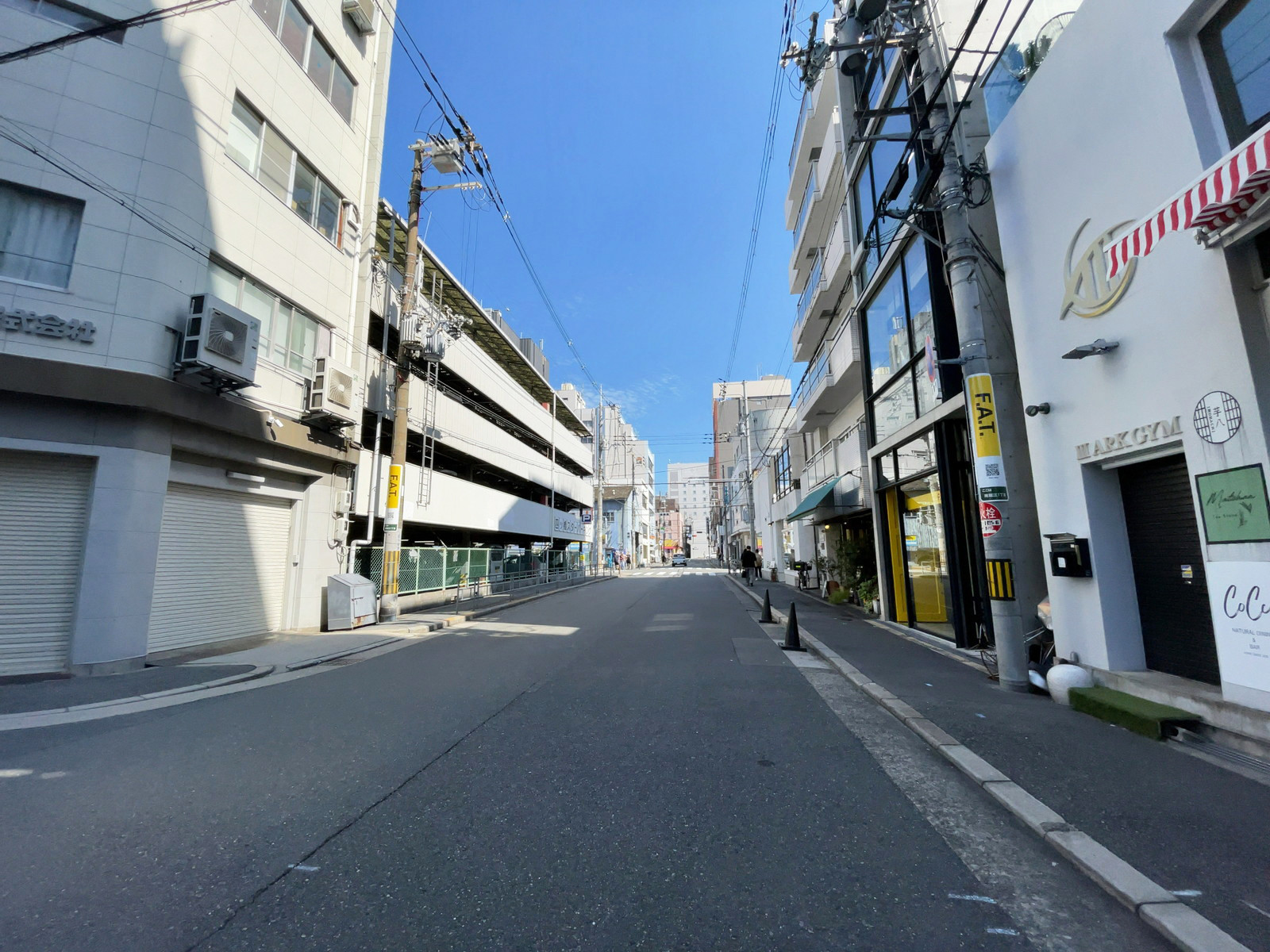 南堀江パークビル前面の通り
