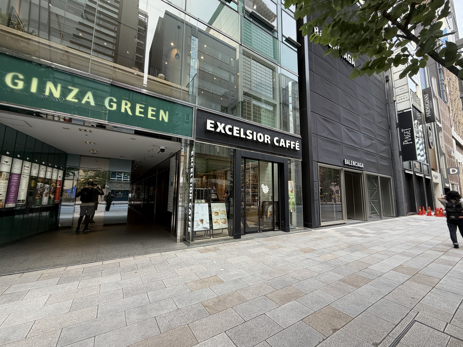 徒歩2分のエクセルシオール カフェ 銀座中央通り店