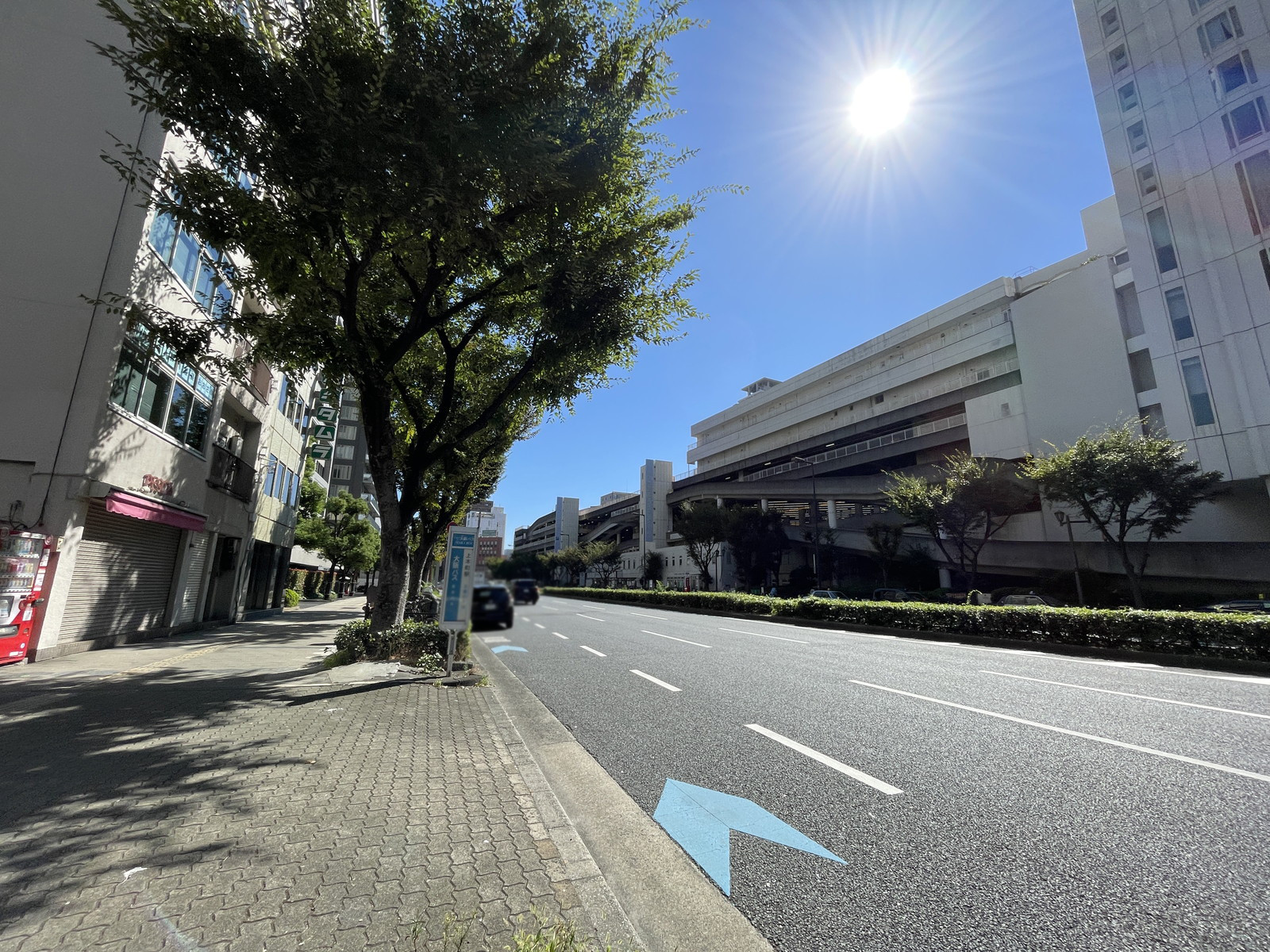 フクダ不動産上本町ビル前面の通り