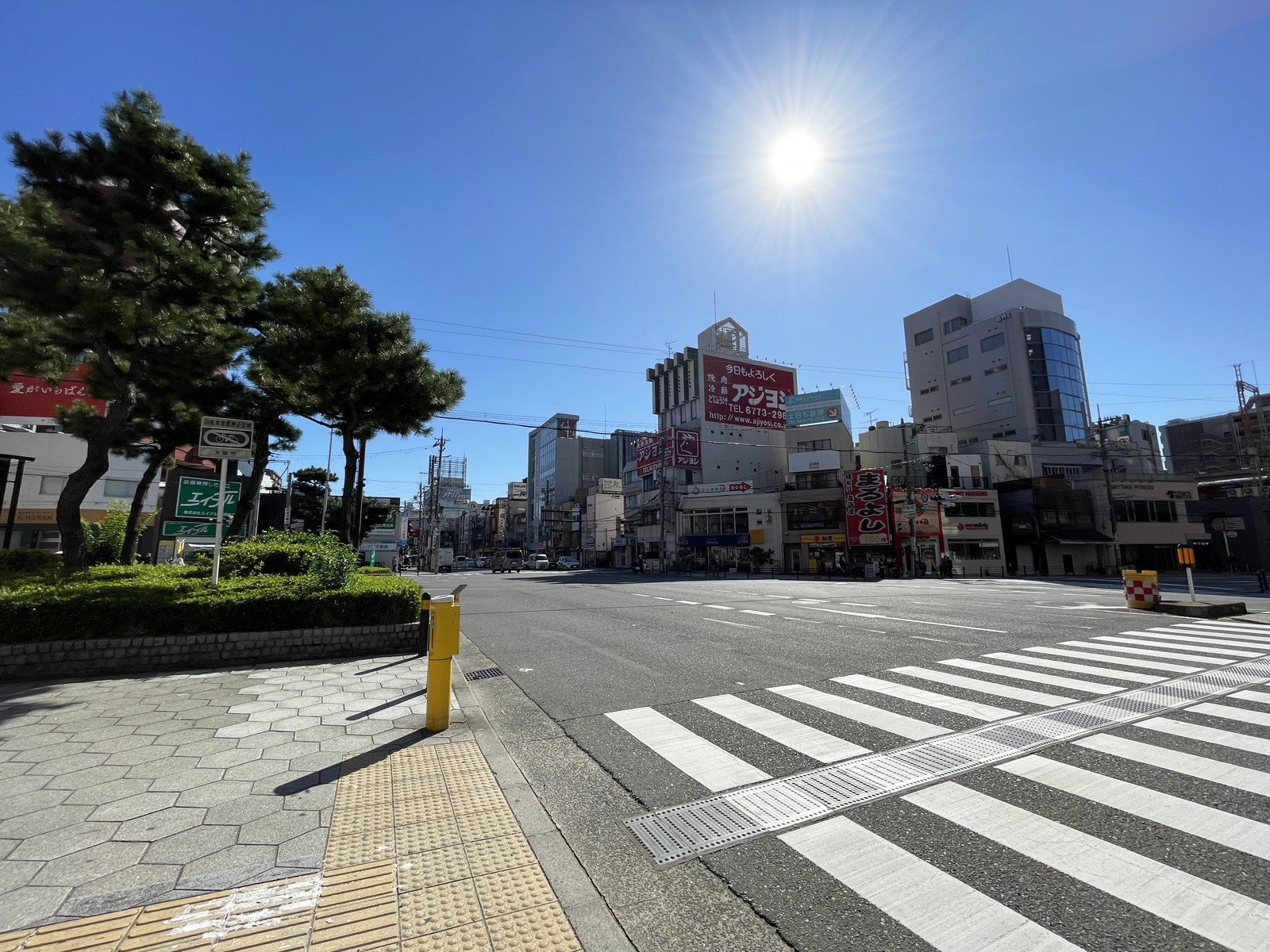 サンエイ下味原第二ビル前面の千日前通
