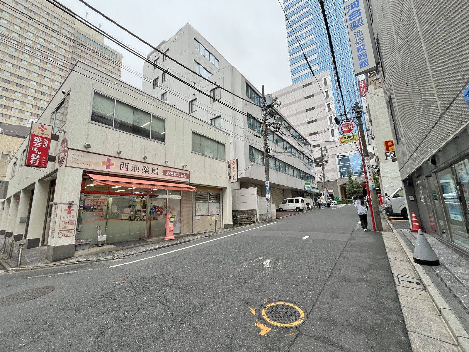 トータルケアビル前面の通り