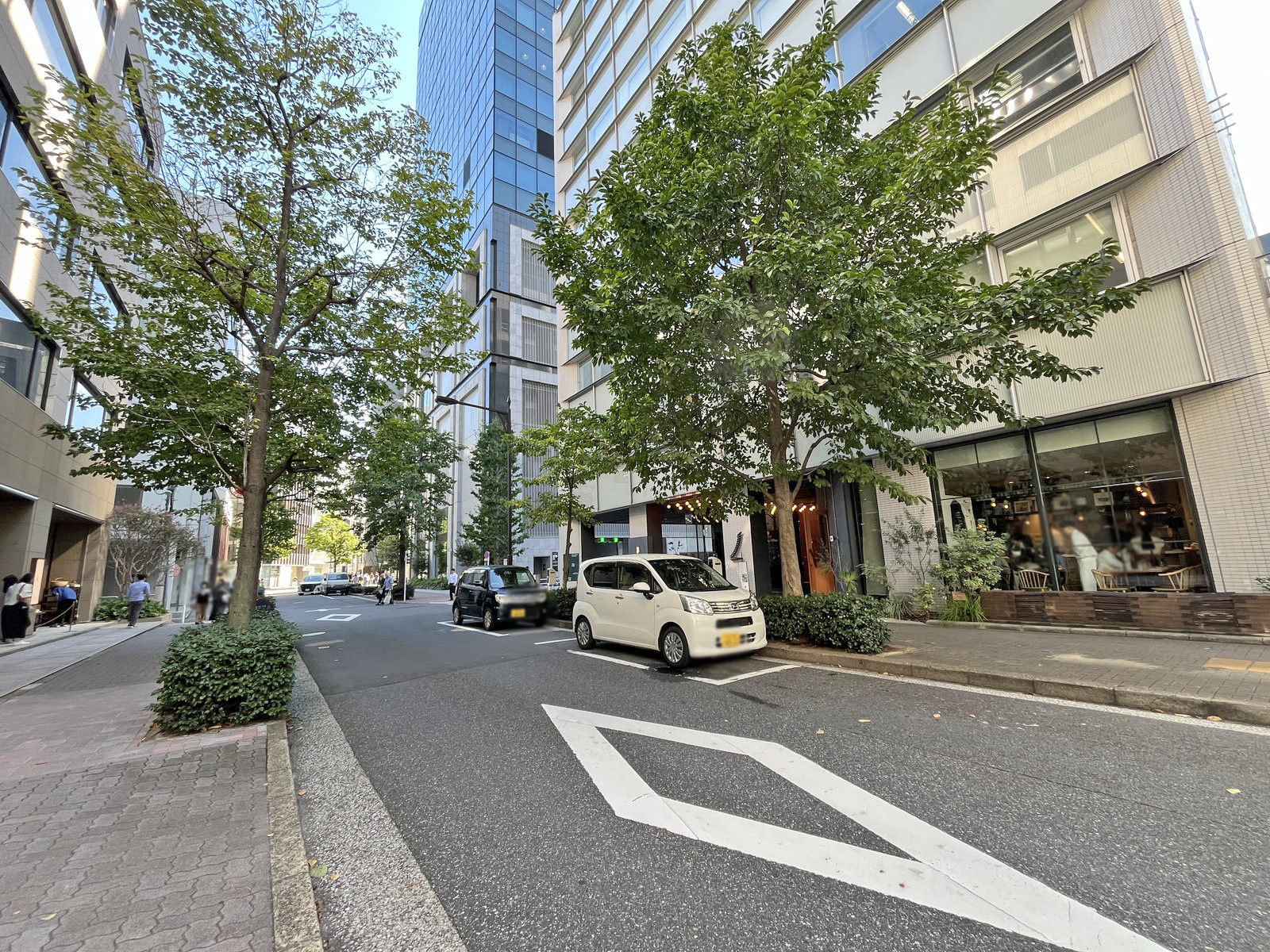 兜町ビル前面の通り