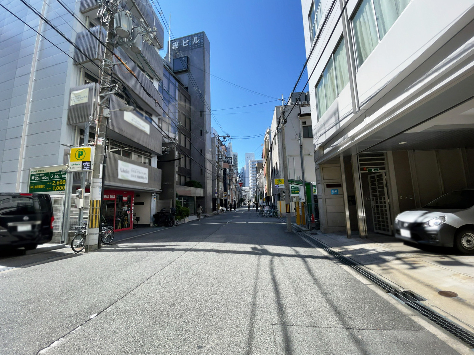公大本町ビル前面の通り