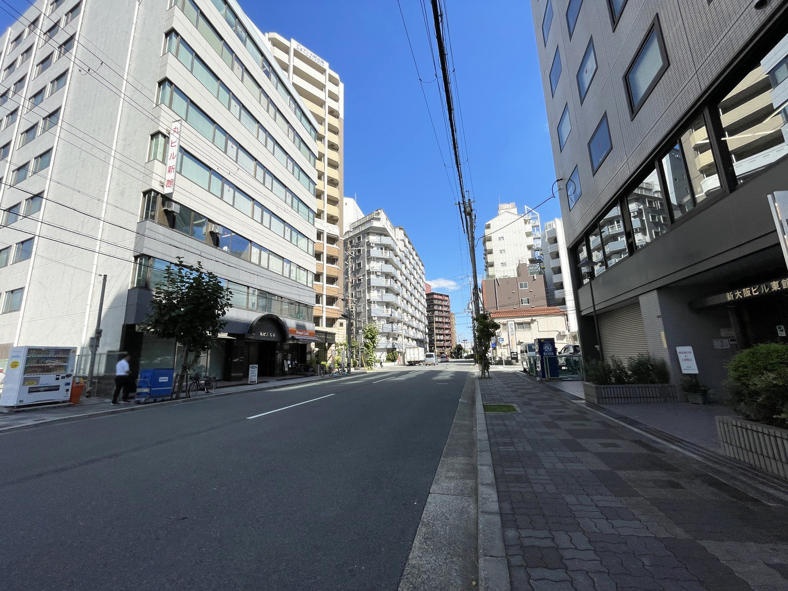 新大阪ビル東館前面の通り