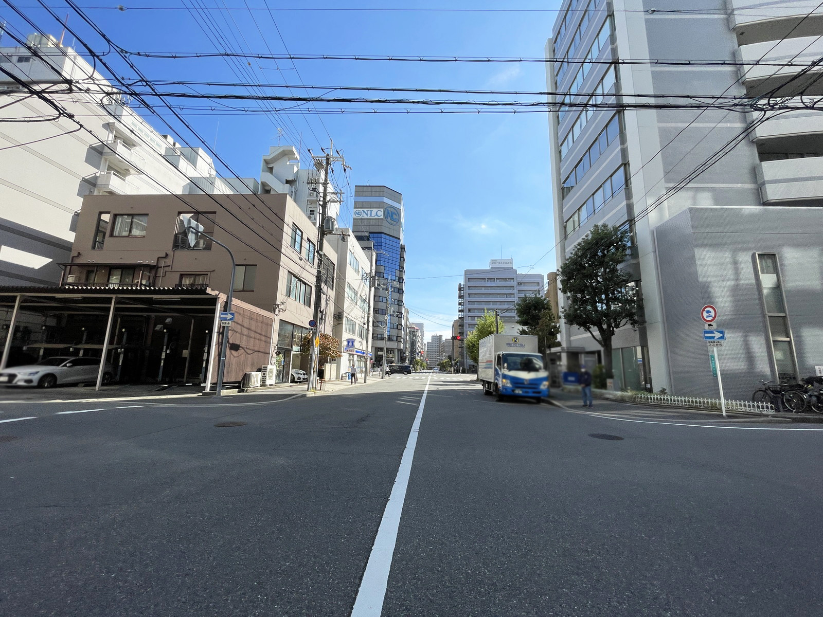 新大阪メイコービル前面の通り
