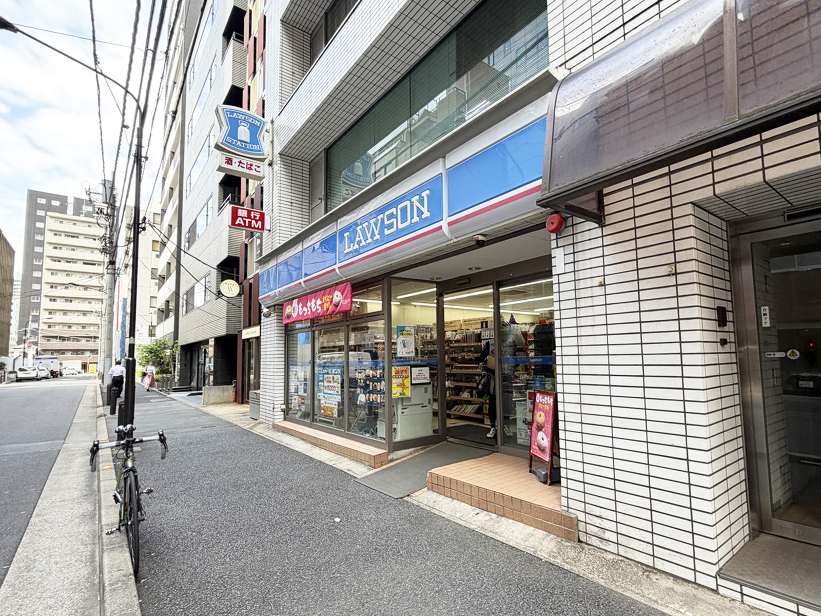 徒歩1分のローソン 入船店