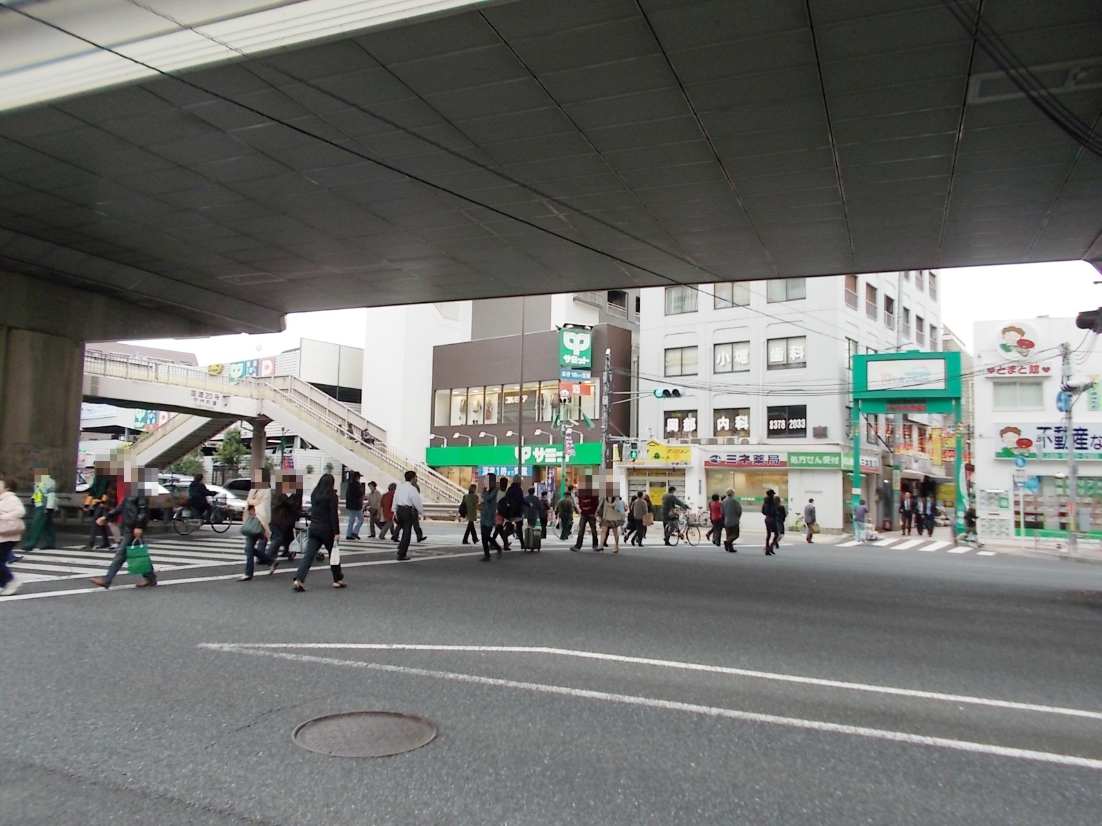 近くに商店街があります