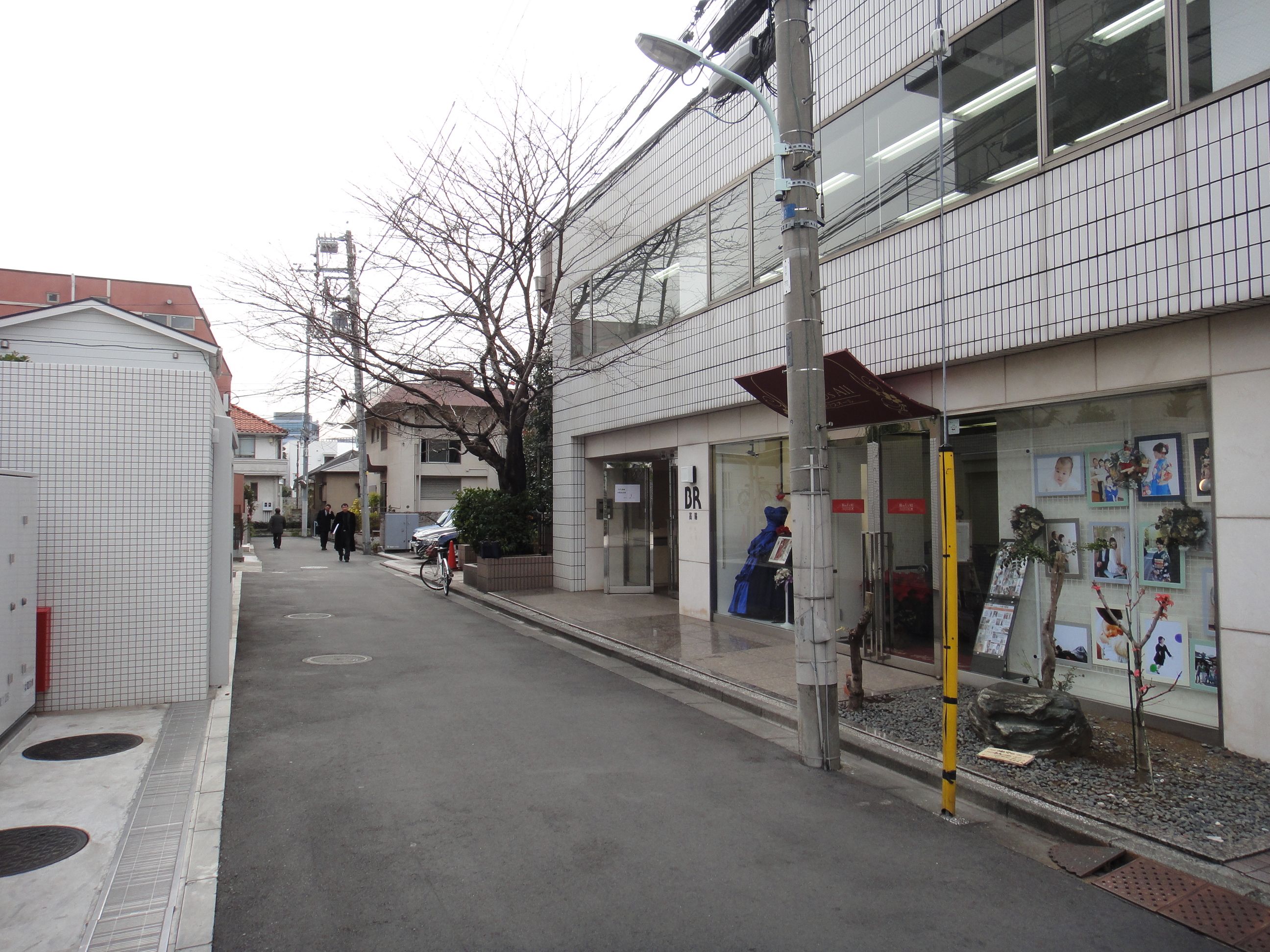 BR高輪ビル前面の通り