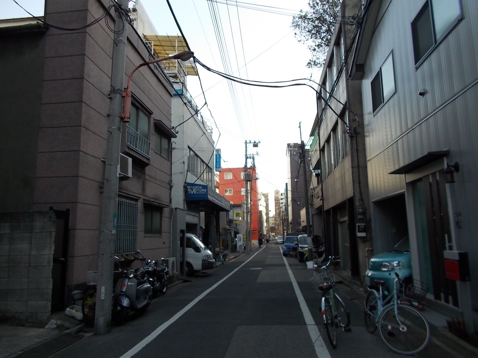 路地裏
