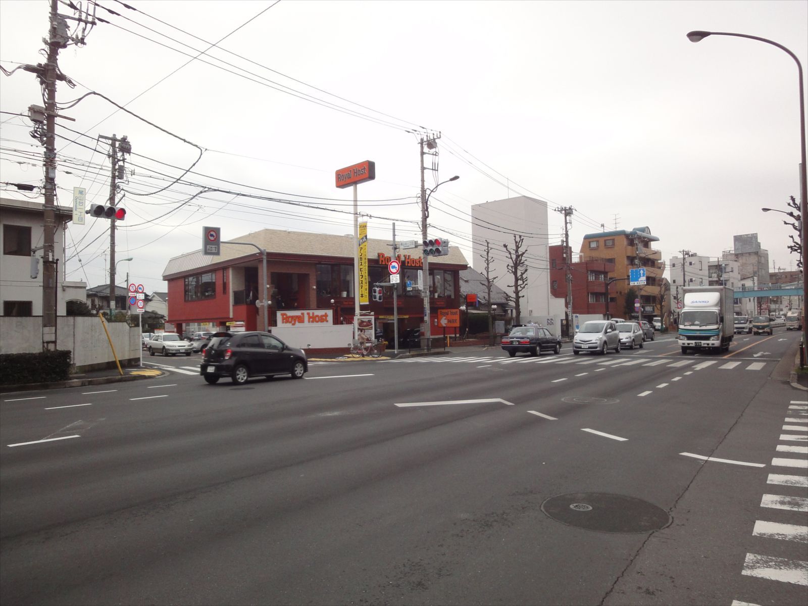 環状８号沿いに立地