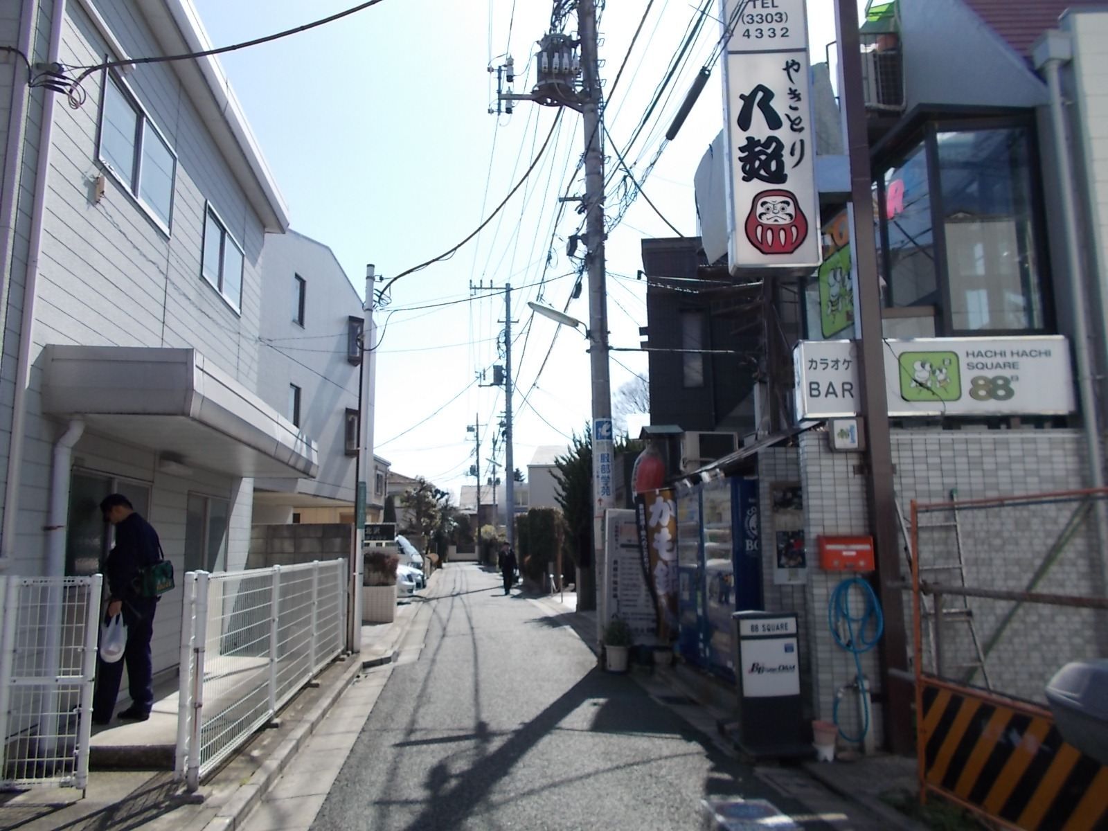 周辺は住宅街