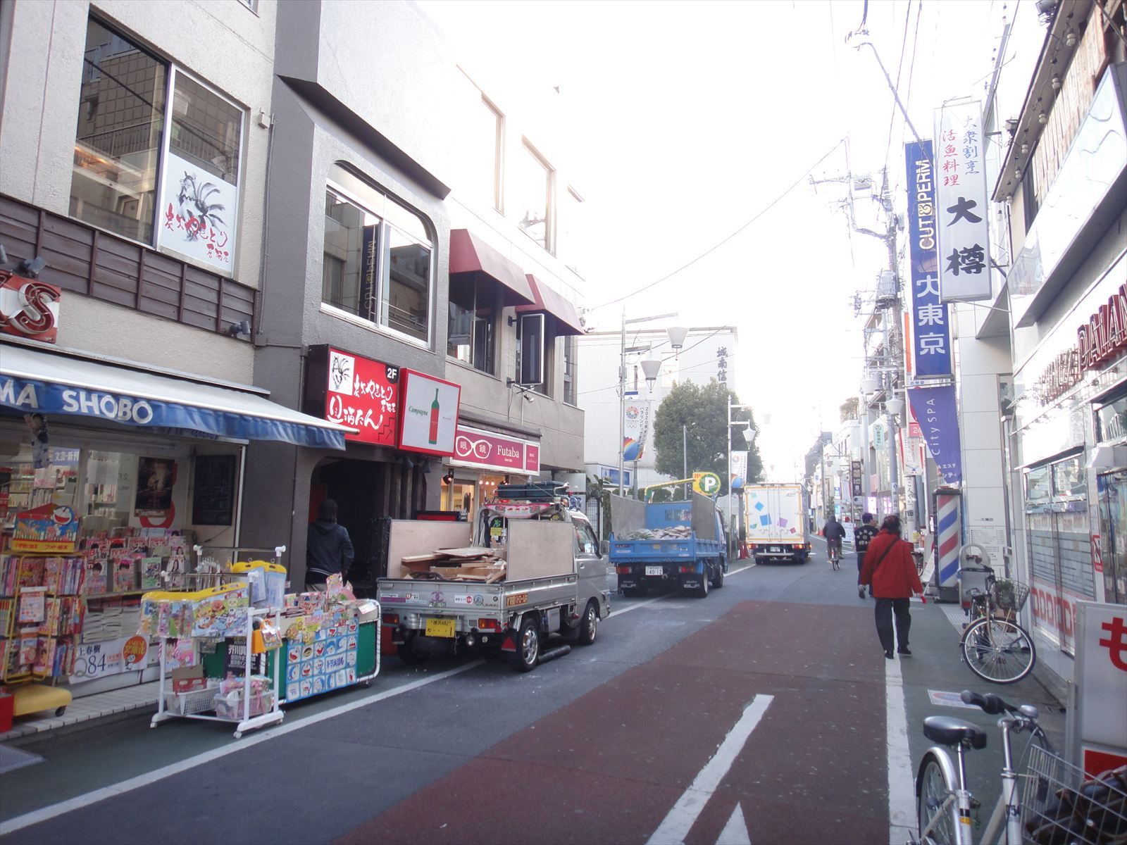 物件前面の通り