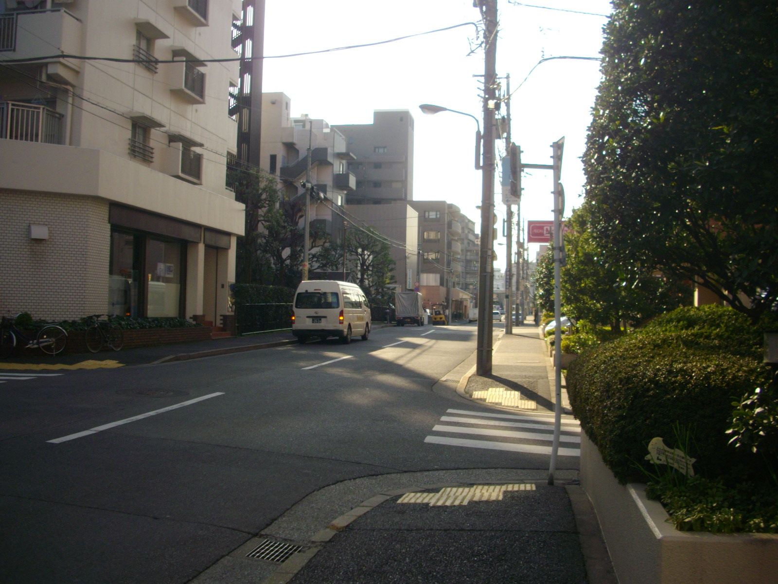 物件横の通り
