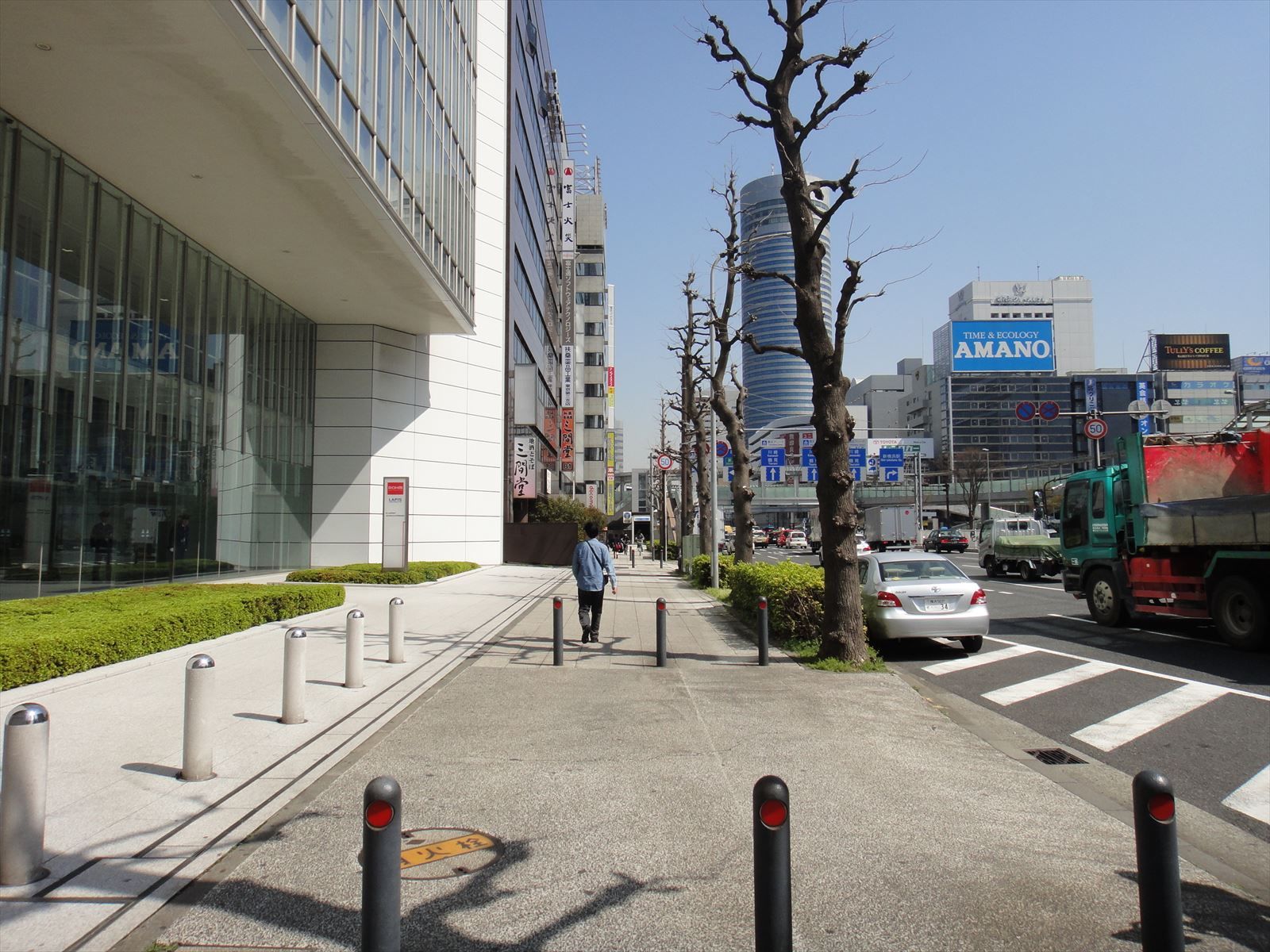 前面歩道の雰囲気