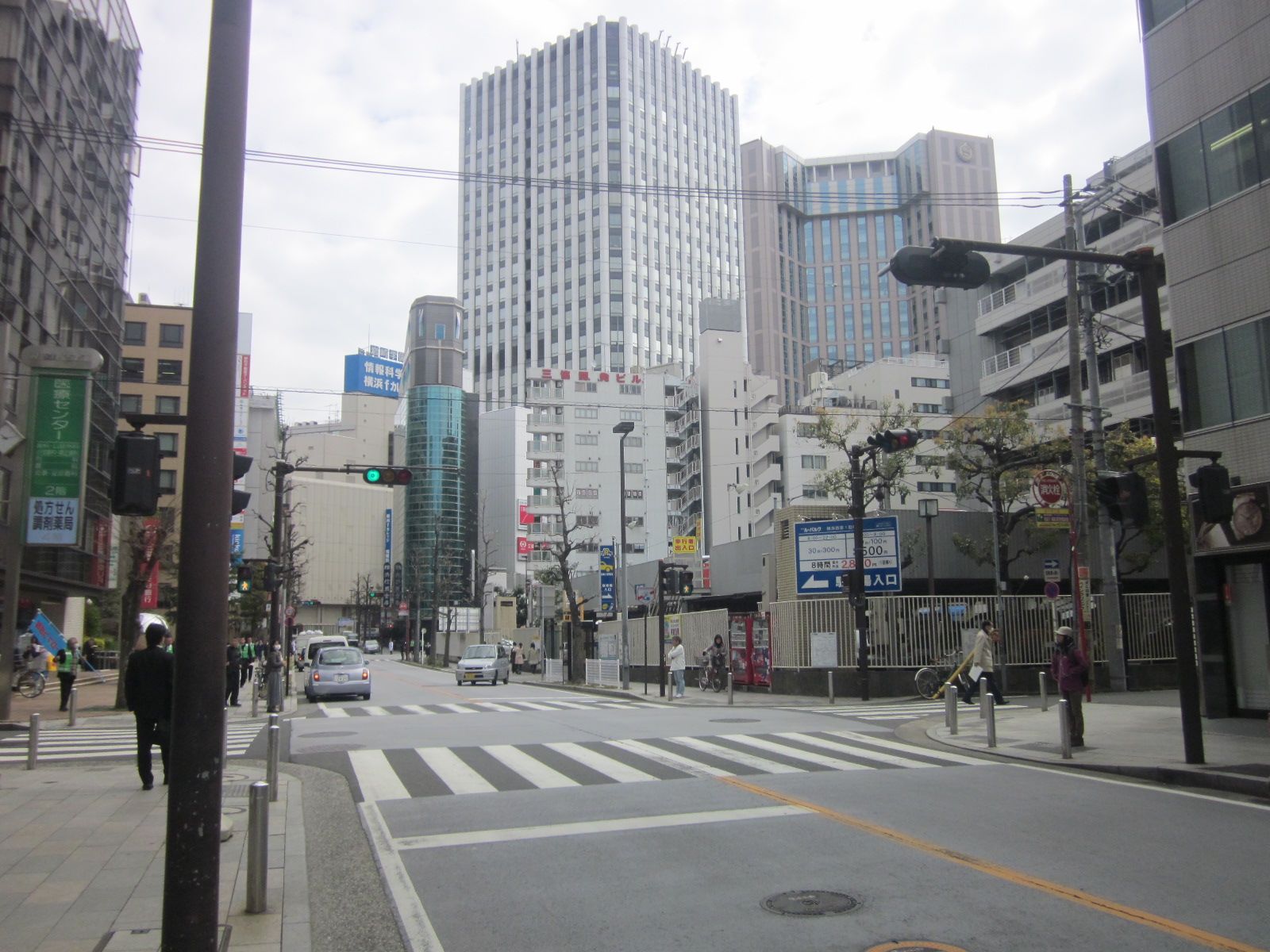 物件前の通り