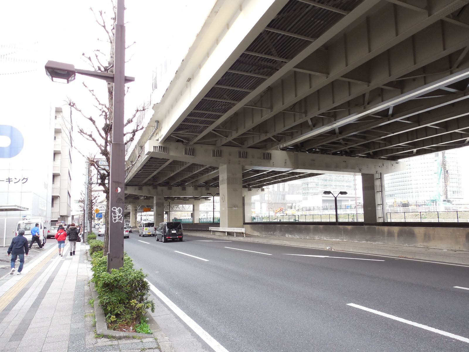 福島ビル前面の通り