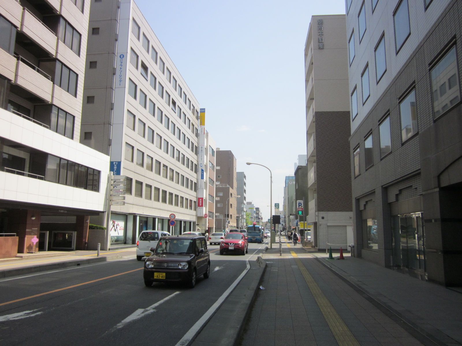 ビル前面のさいたま春日部線