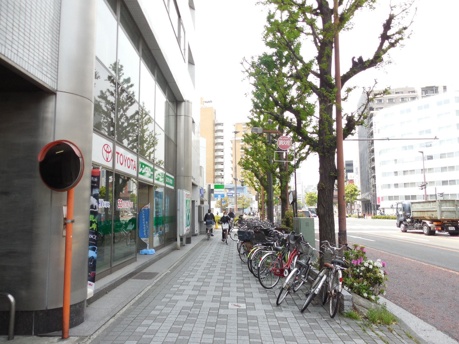 前面歩道の雰囲気