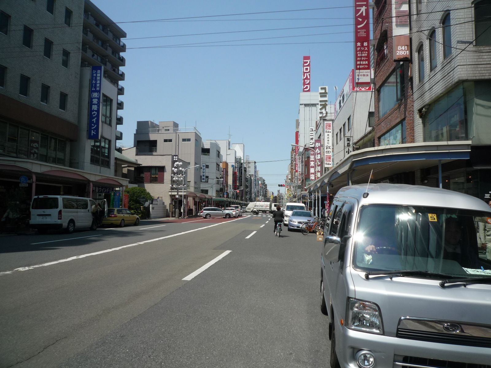 様々な店舗が集まるエリア