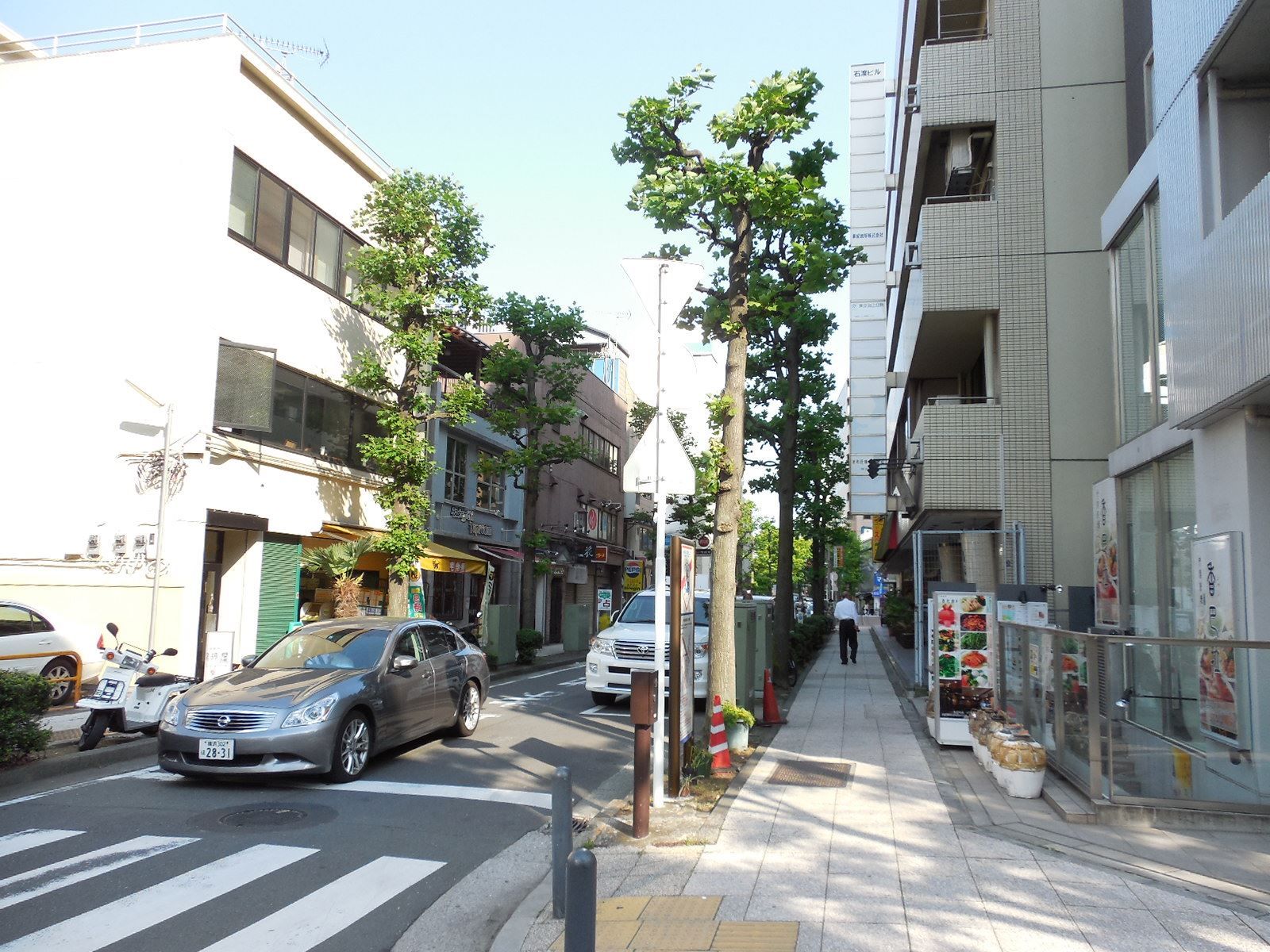 路地に面した立地
