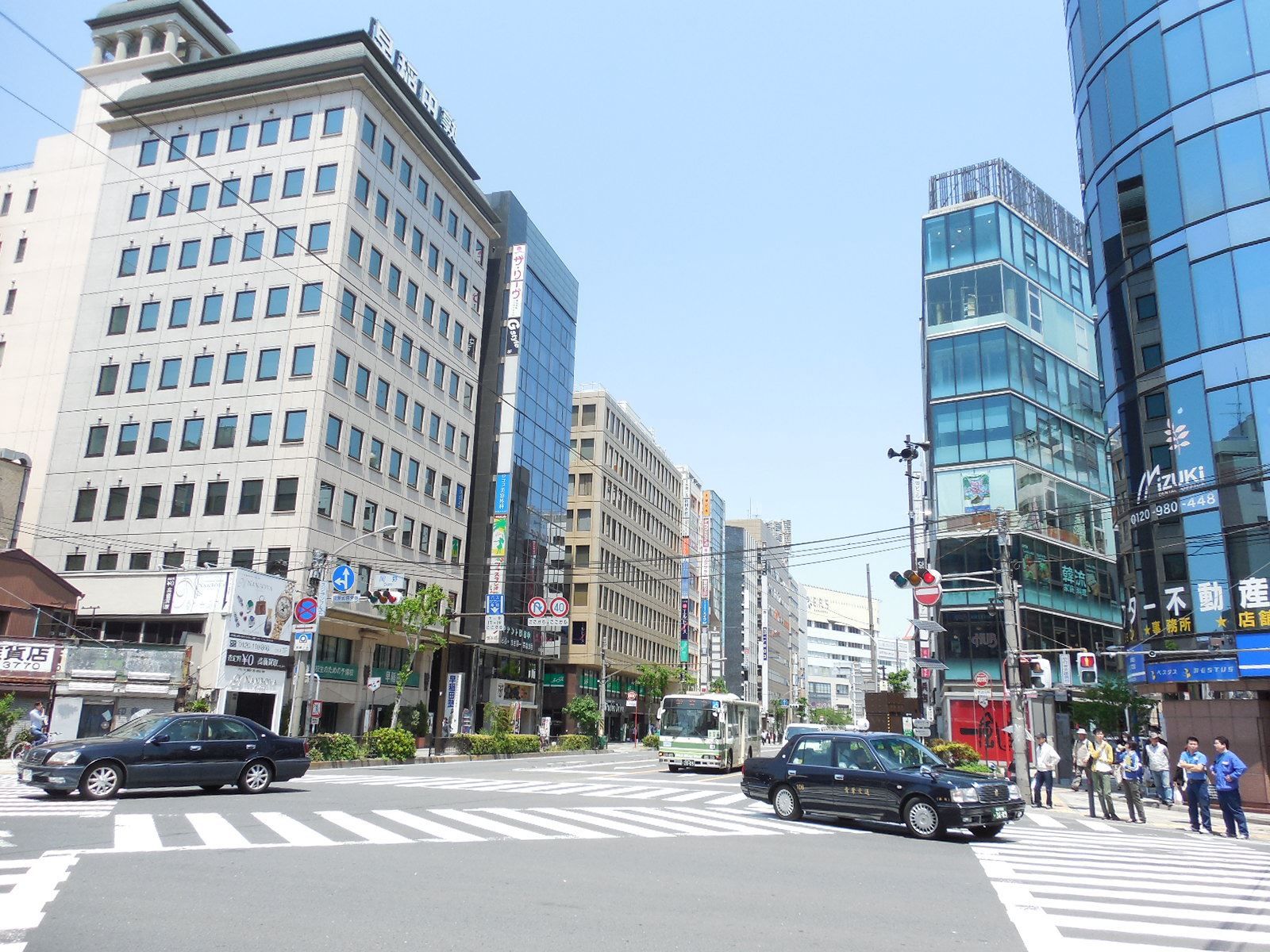 横浜駅まで直線で着きます