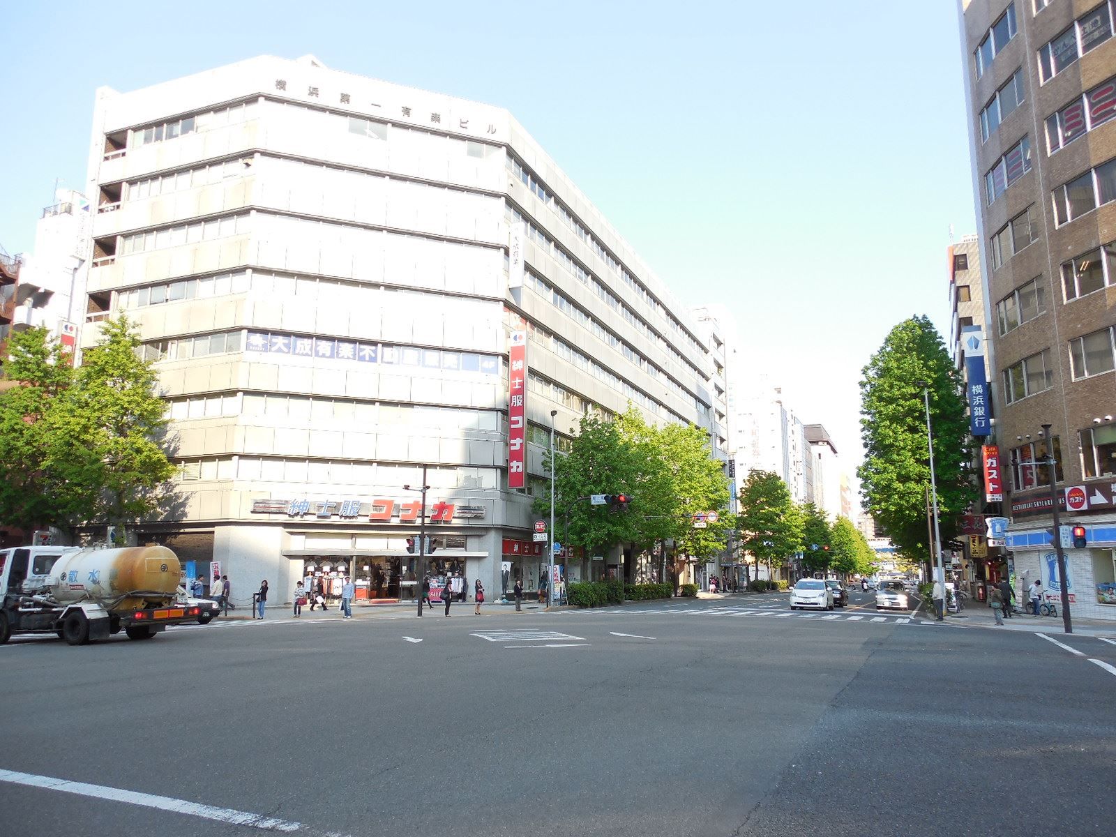 大きな交差点が近い立地