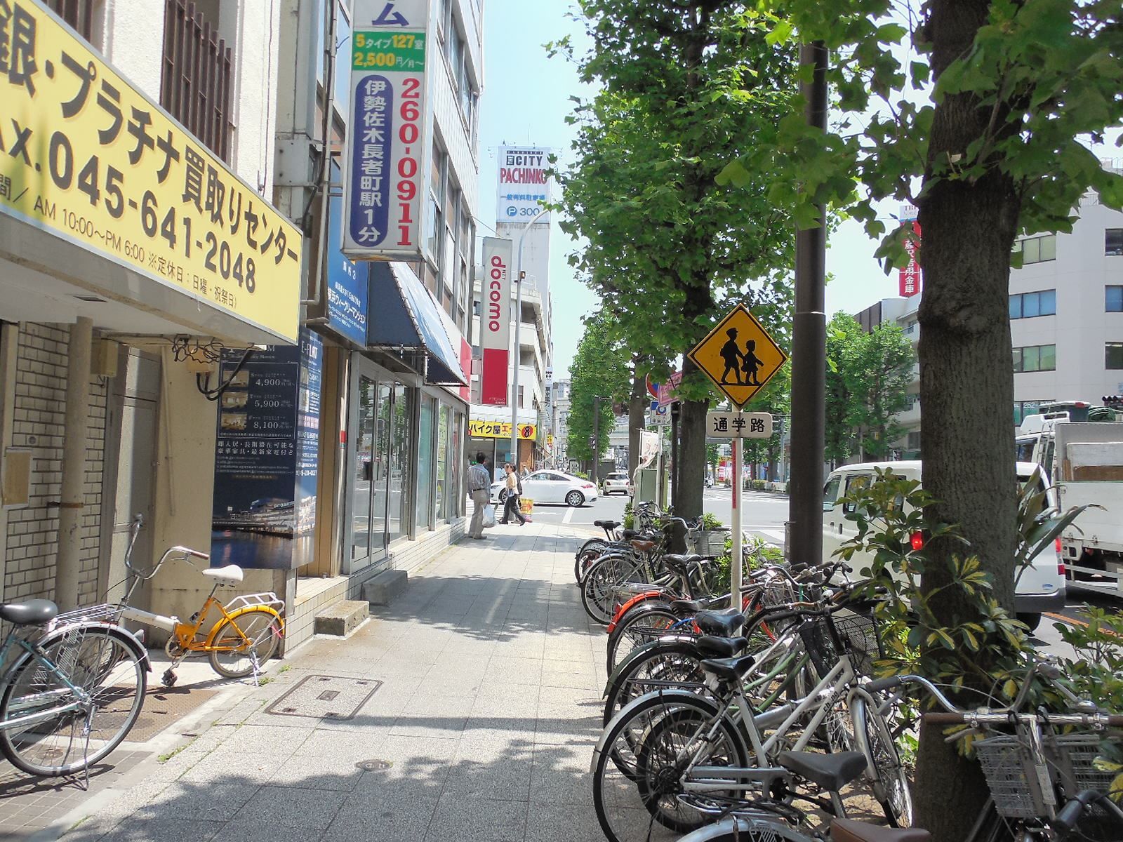前面歩道の雰囲気