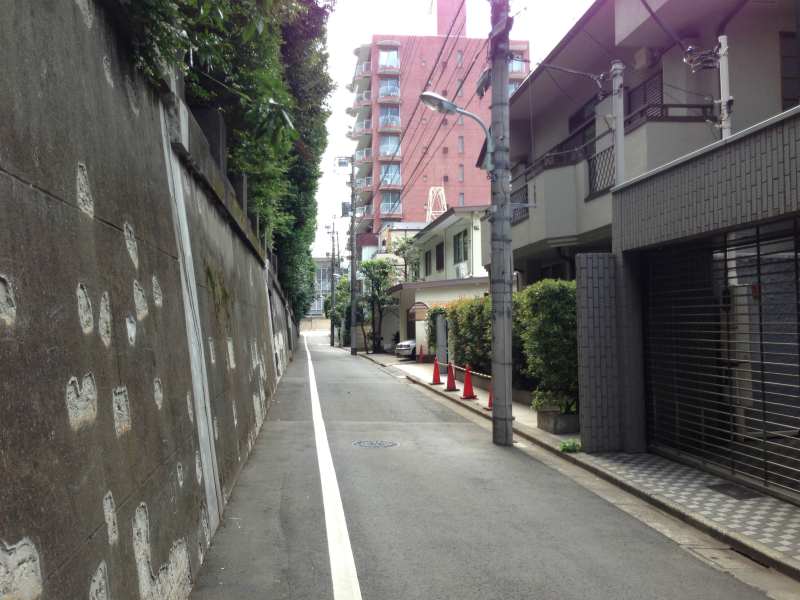 高輪清水ビル前面の通り