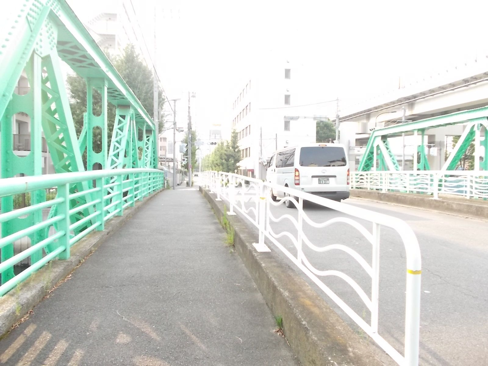 近くの陸橋