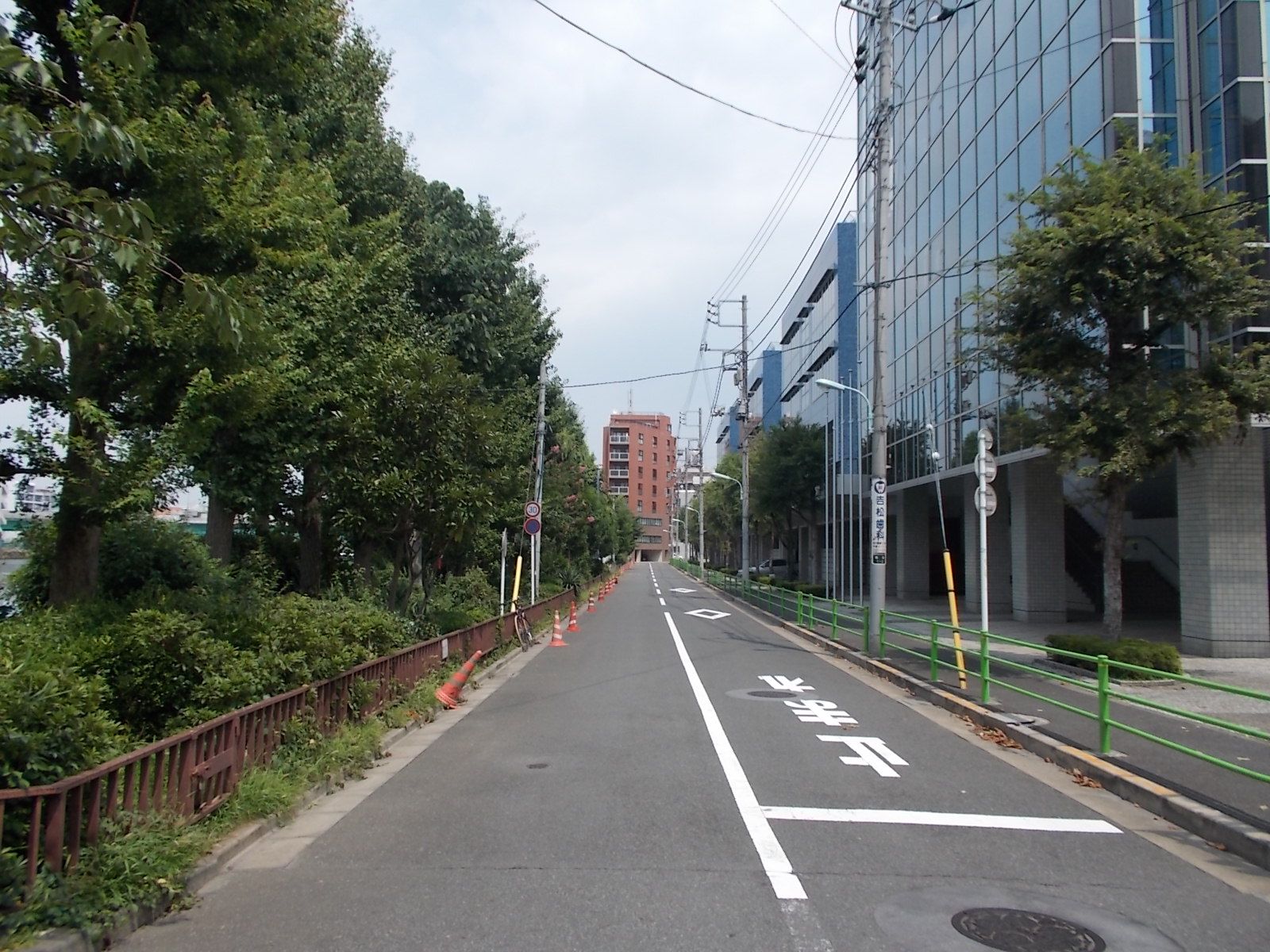 CanalHouse前面の通り