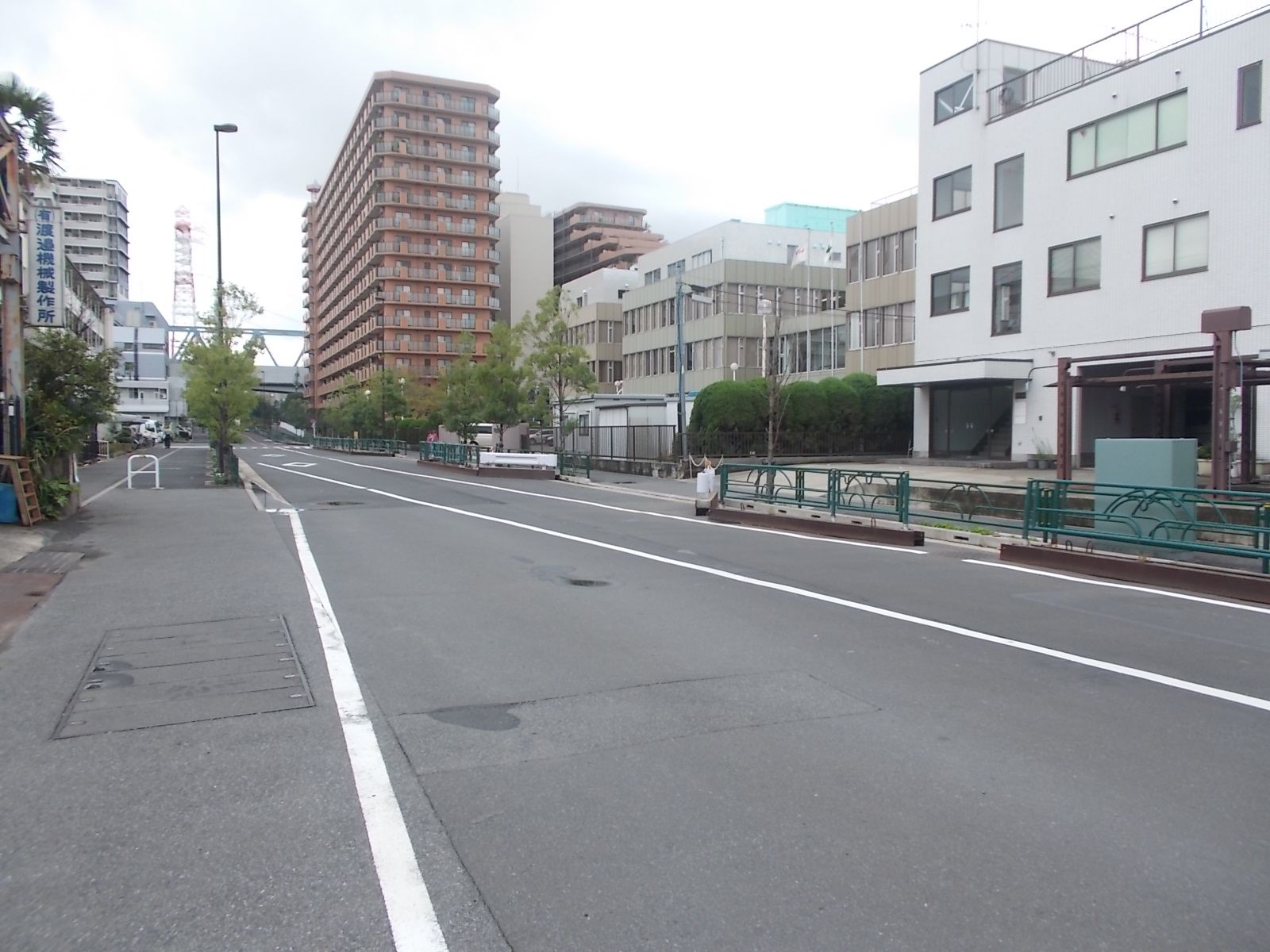 タケザワビル前面の道路