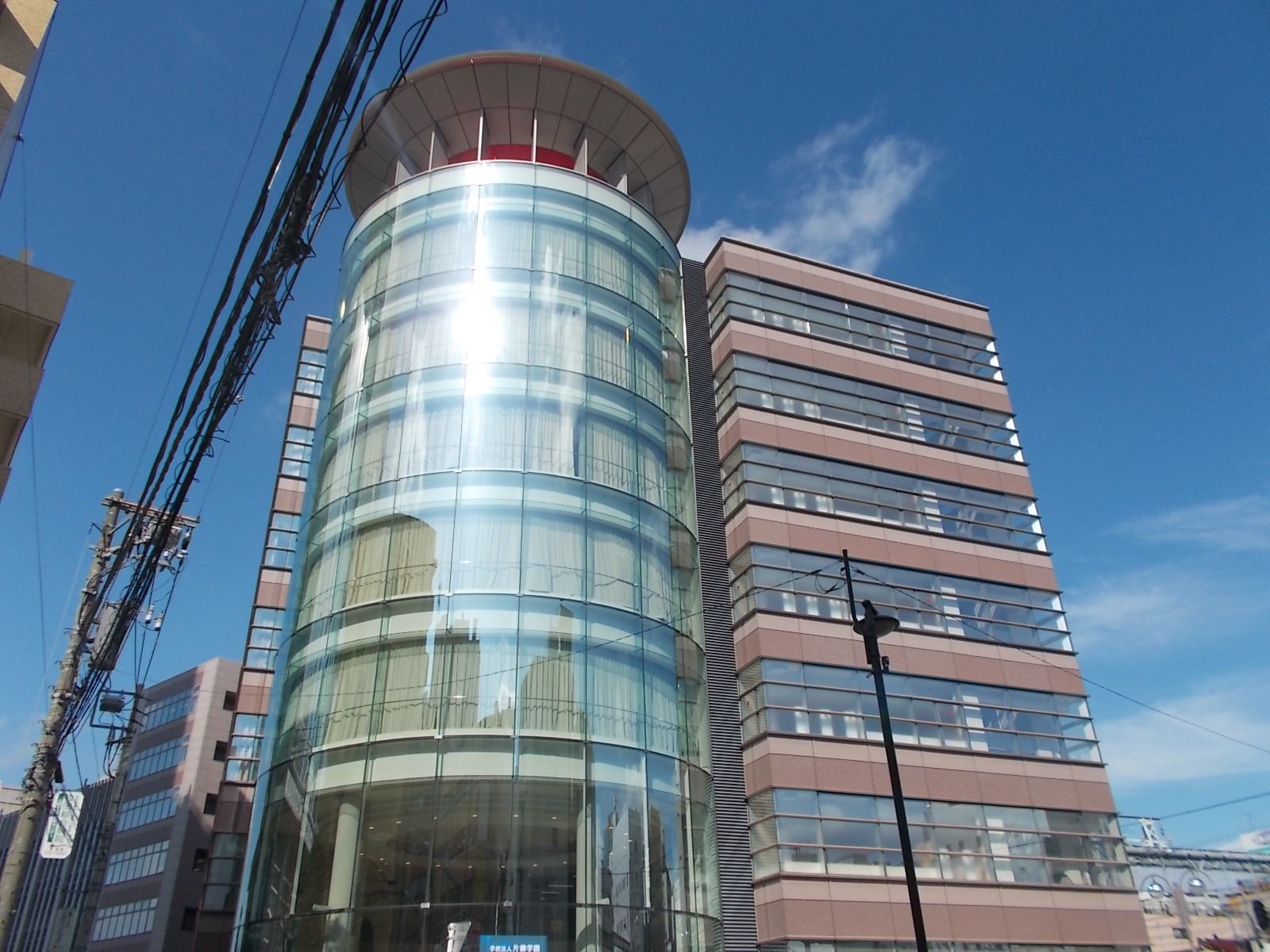 向かいに東京工科大学キャンパス