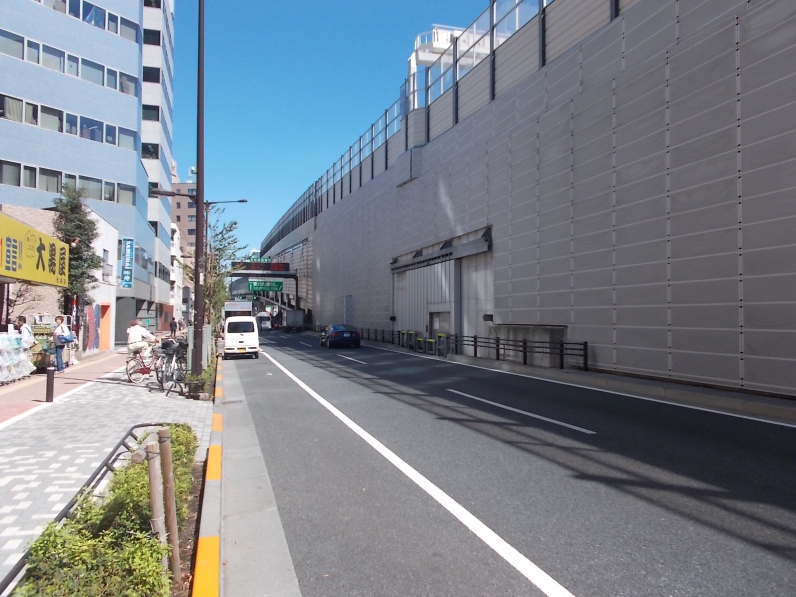 NH西池袋ビル前面の通り