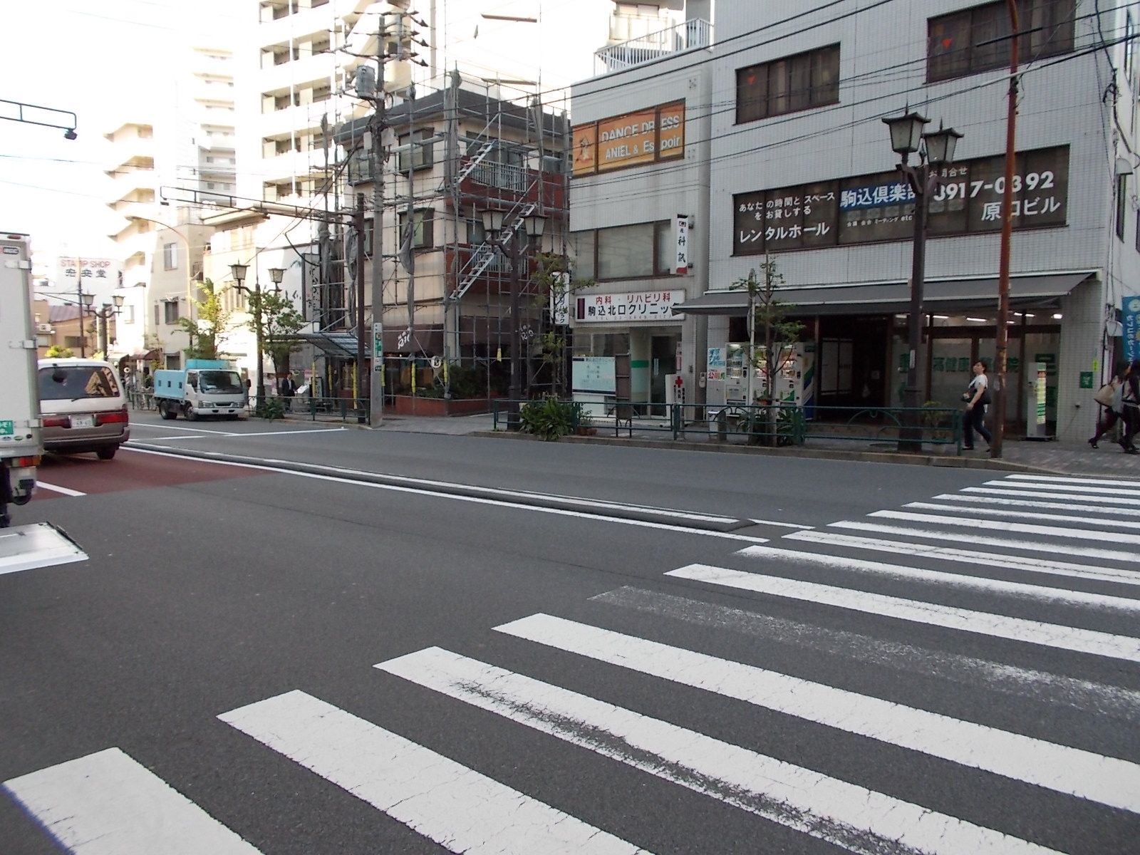 駒込前面の通り