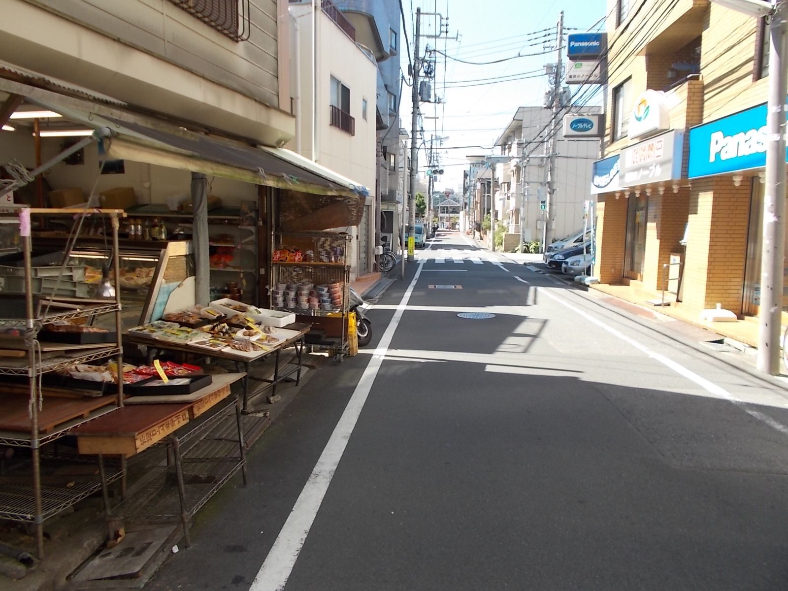ビル前の小通り