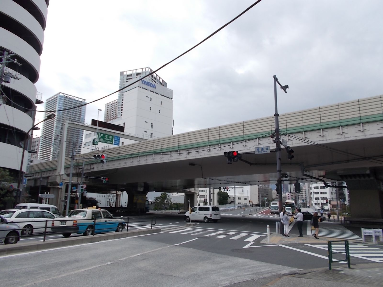 近くの首都高速道路